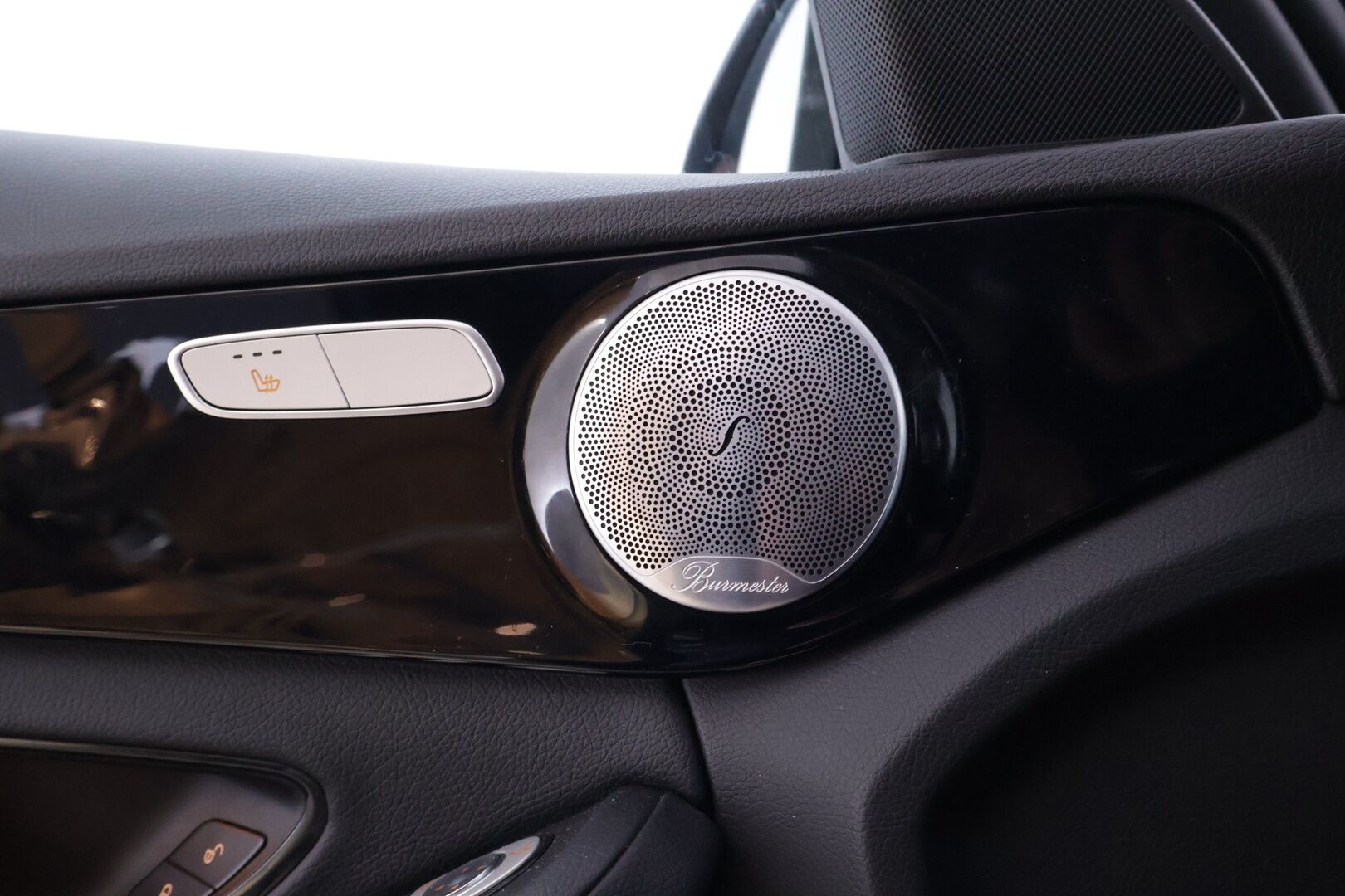 MERCEDES-BENZ C 2020 300 e T Avantgarde EQ Power *ACC / Burmester / Multibeam LED / Vetokoukku / Sporttipenkit / Keyless* - Vetokoukku / Kahdet Mersun vanteet / Hyvä huoltohistoria