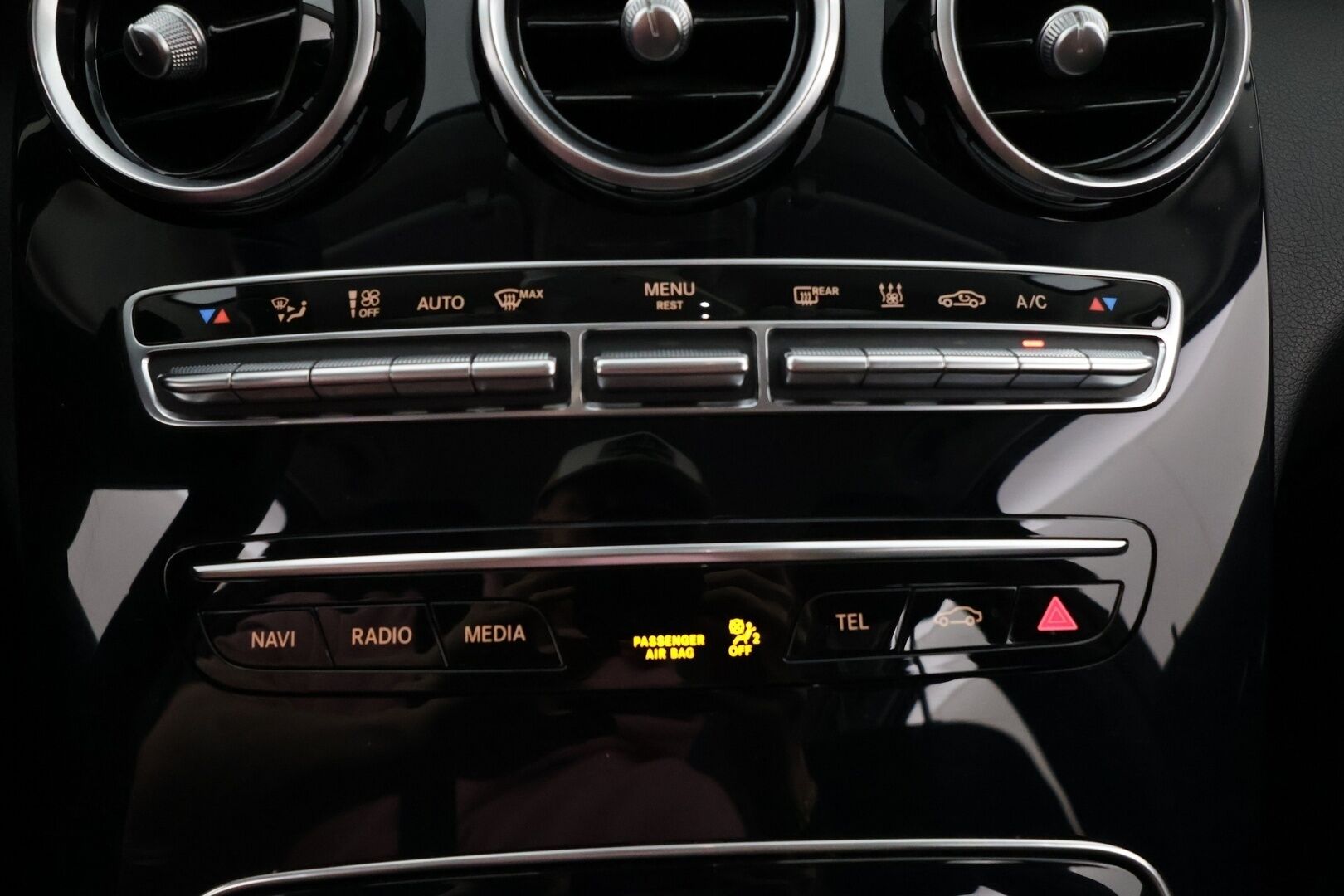 MERCEDES-BENZ C 2020 300 e T Avantgarde EQ Power *ACC / Burmester / Multibeam LED / Vetokoukku / Sporttipenkit / Keyless* - Huokeaan hintaan! / Vetokoukku / Kahdet Mersun vanteet / Mersun huoltohistoria!