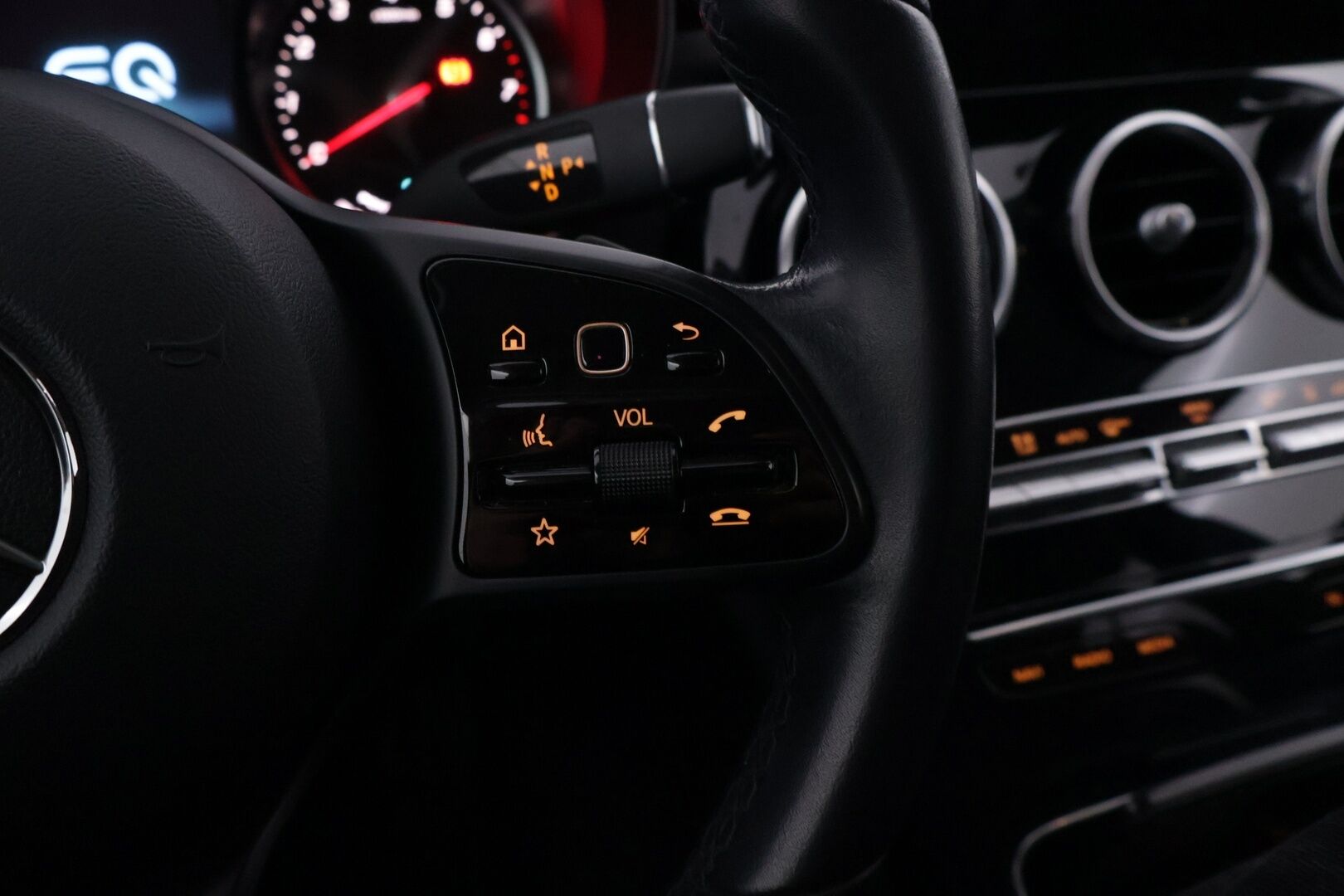 MERCEDES-BENZ C 2020 300 e T Avantgarde EQ Power * DTR+ / Burmester / Multibeam LED / Vetokoukku / Sporttipenkit / Keyless / Navi* - Vetokoukku / Kahdet Mersun vanteet / Hyvä huoltohistoria - HULLUT AVAJAISHULINAT KORKOTARJOUS 3,29 %