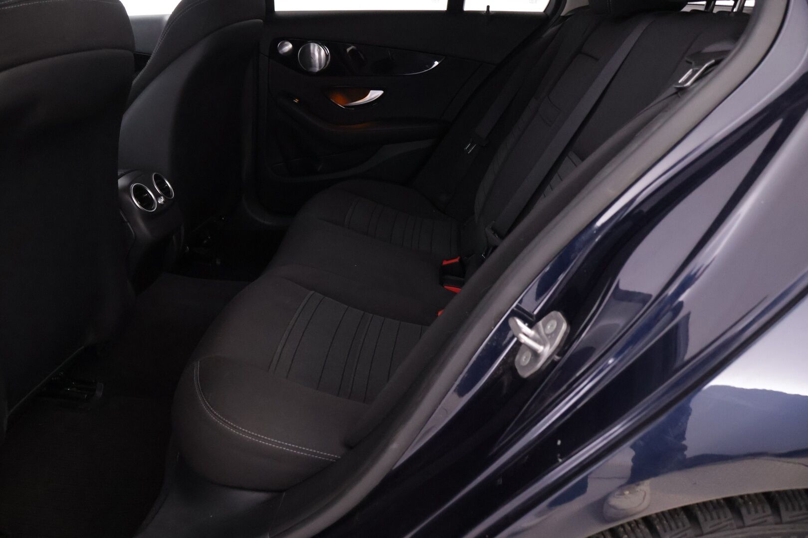 MERCEDES-BENZ C 2020 300 e T Avantgarde EQ Power - Burmester | Multibeam LED | Vetokoukku | Sporttipenkit | Keyless | Navi | Vetokoukku | Kahdet Mersun vanteet | Hyvä huoltohistoria