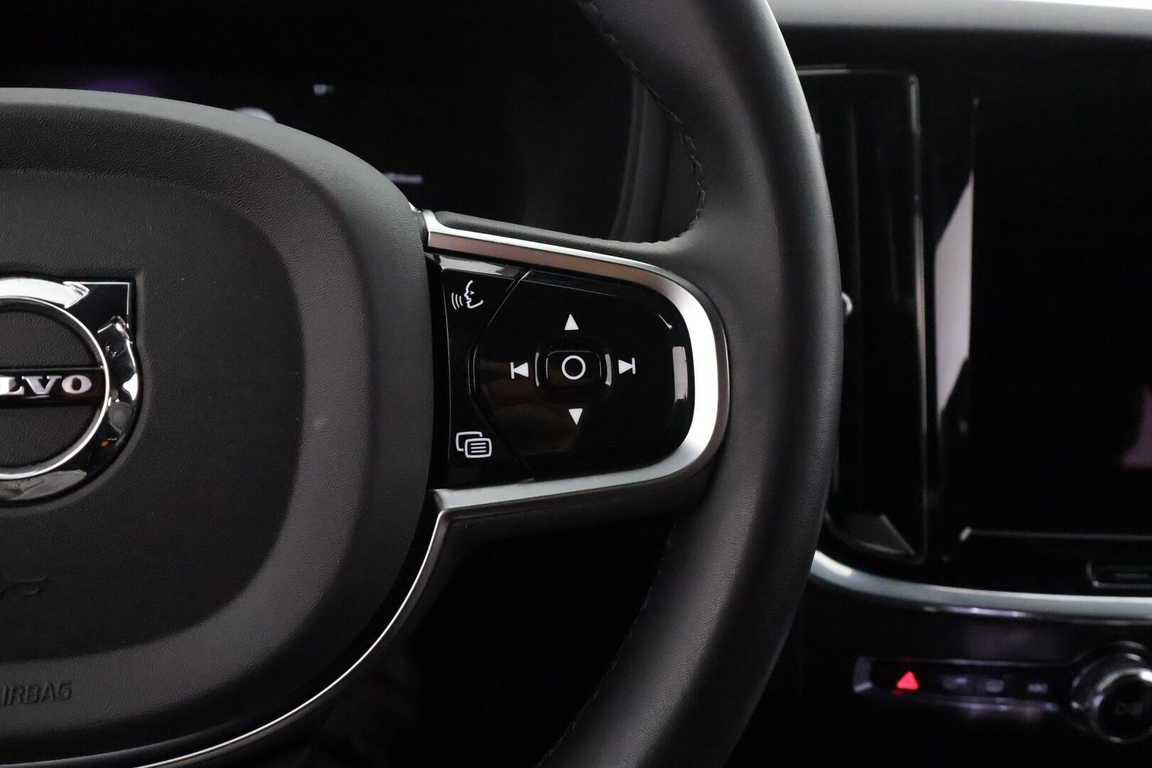 Volvo V60 2024 T8 AWD Long Range High Performance Plus Dark aut. - | ACC | Sporttipenkit muistilla | Puolinahat | Full-LED Active | P.kamera | BLIS | Pilot Assist | Keyless | Lämm. ratti | 1-om suomiauto | 2x renkaat aluin | 
