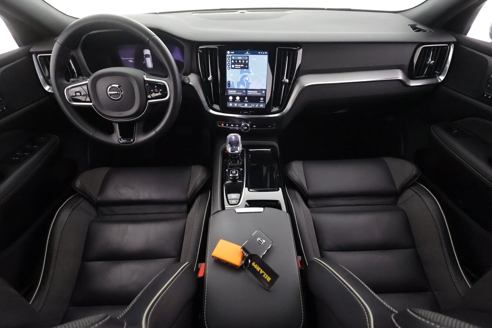 Volvo V60 2024 T8 AWD Long Range High Performance Plus Dark aut. - | ACC | Sporttipenkit muistilla | Puolinahat | Full-LED Active | P.kamera | BLIS | Pilot Assist | Keyless | Lämm. ratti | 1-om suomiauto | 2x renkaat aluin | 
