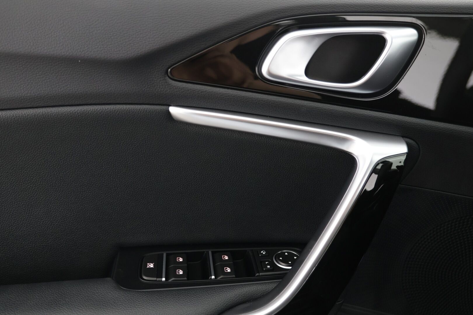 Kia Ceed 2025 1,6 GDI Plug-In Hybrid EX SW DCT - | Kessy | P-Kamera | ACC | 1-Om Suomi-Auto |
