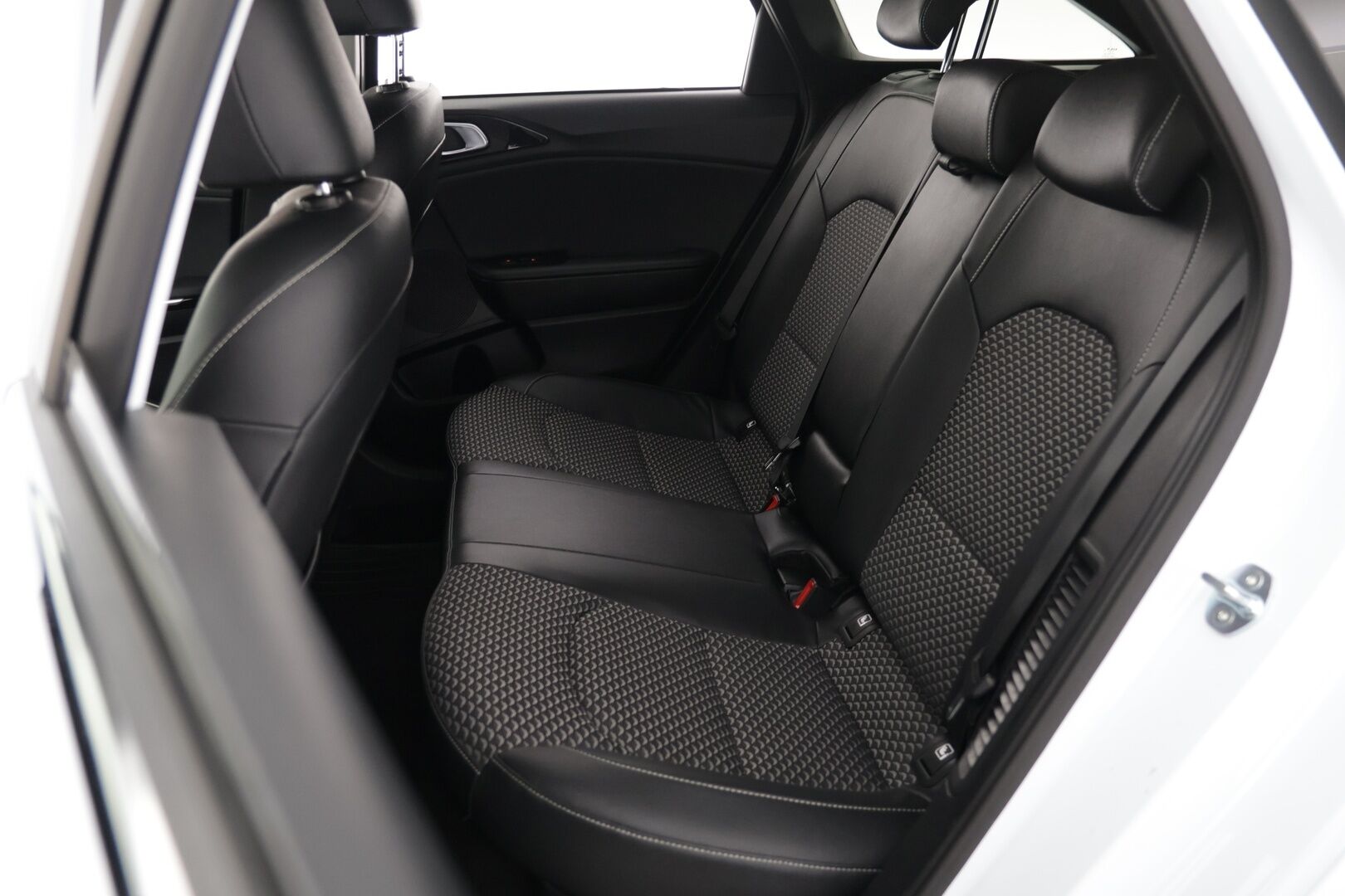 Kia Ceed 2025 1,6 GDI Plug-In Hybrid EX SW DCT - | Kessy | P-Kamera | ACC | 1-Om Suomi-Auto |