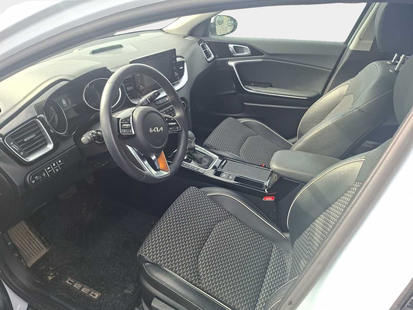 Kia Ceed 2025 1,6 GDI Plug-In Hybrid EX SW DCT - | Kessy | P-Kamera | ACC | 1-Om Suomi-Auto |