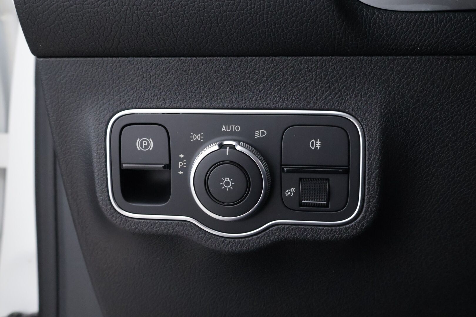 Mercedes-Benz EQB 2024 250+ - Suomiauto | DTR+Q | Nahkasisusta | Peruutuskamera | Sporttipenkit muistilla | Midline Sound | LED High Performance