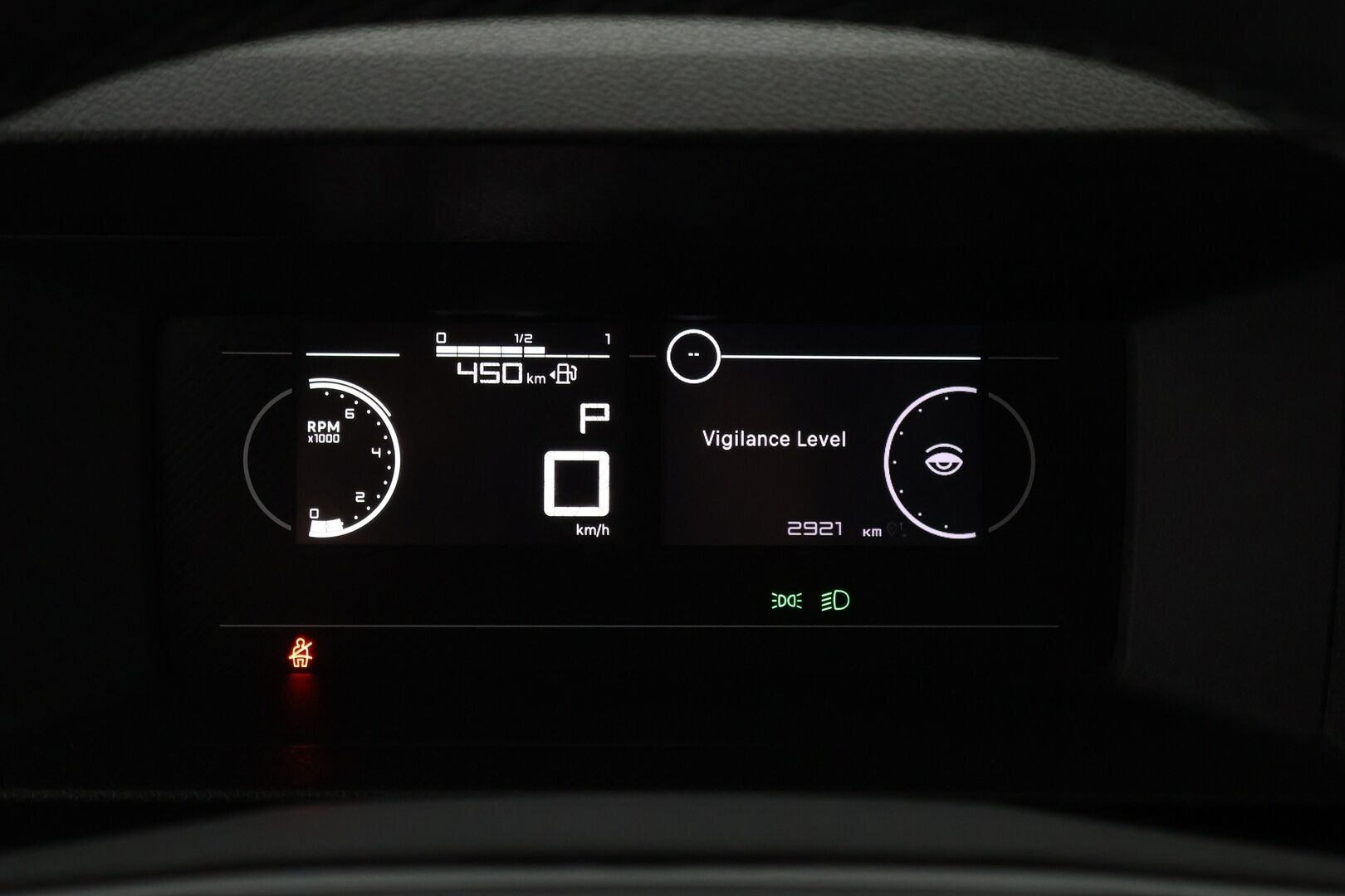 Toyota Proace 2024 2.0D L2 145 Base automaatti 4-ovinen - 3,99 % KORKOTARJOUS TÄHÄN AUTOON - ALV / Webasto / Vetokoukku / Vakkari / Peruutustutka / Bluetooth / Vaihtoehto uudelle!