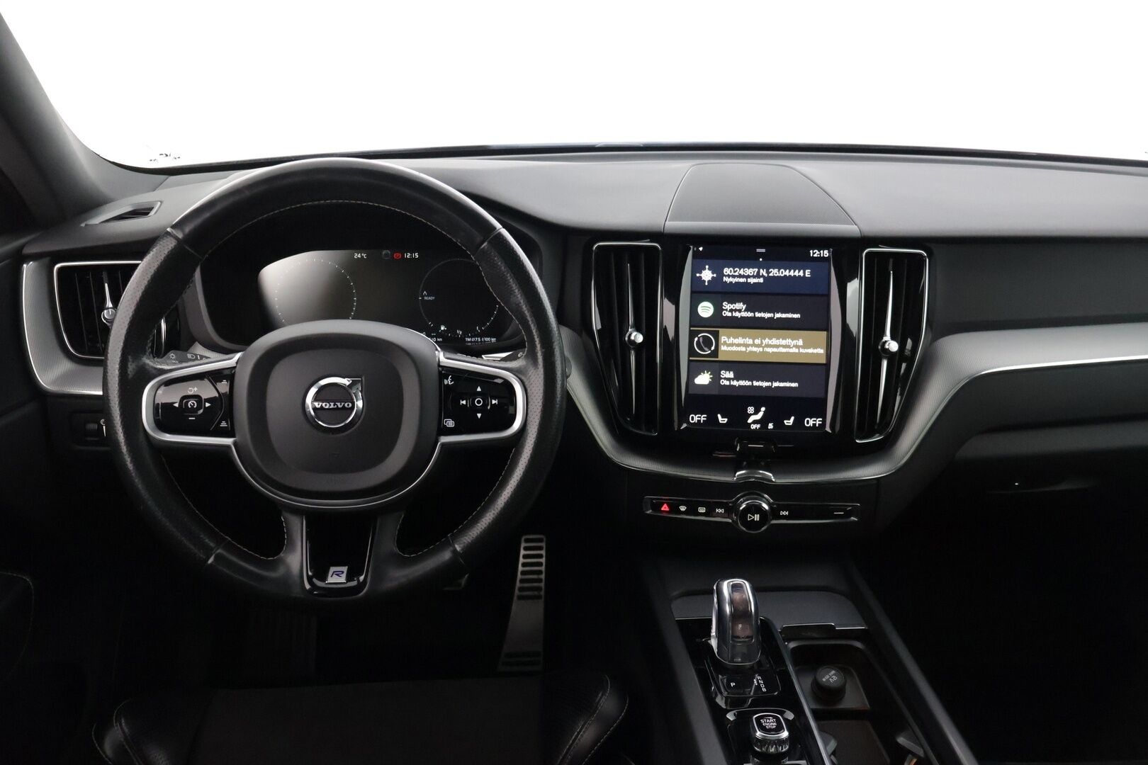 Volvo XC60 2018 T8 AWD R-Design aut * HUD / Panorama / P-Kamera / Koukku / Muistipenkki * - 3,99 % KORKOTARJOUS TÄHÄN AUTOON - Kovilla varusteilla oleva merkkihuollettu yksilö! 