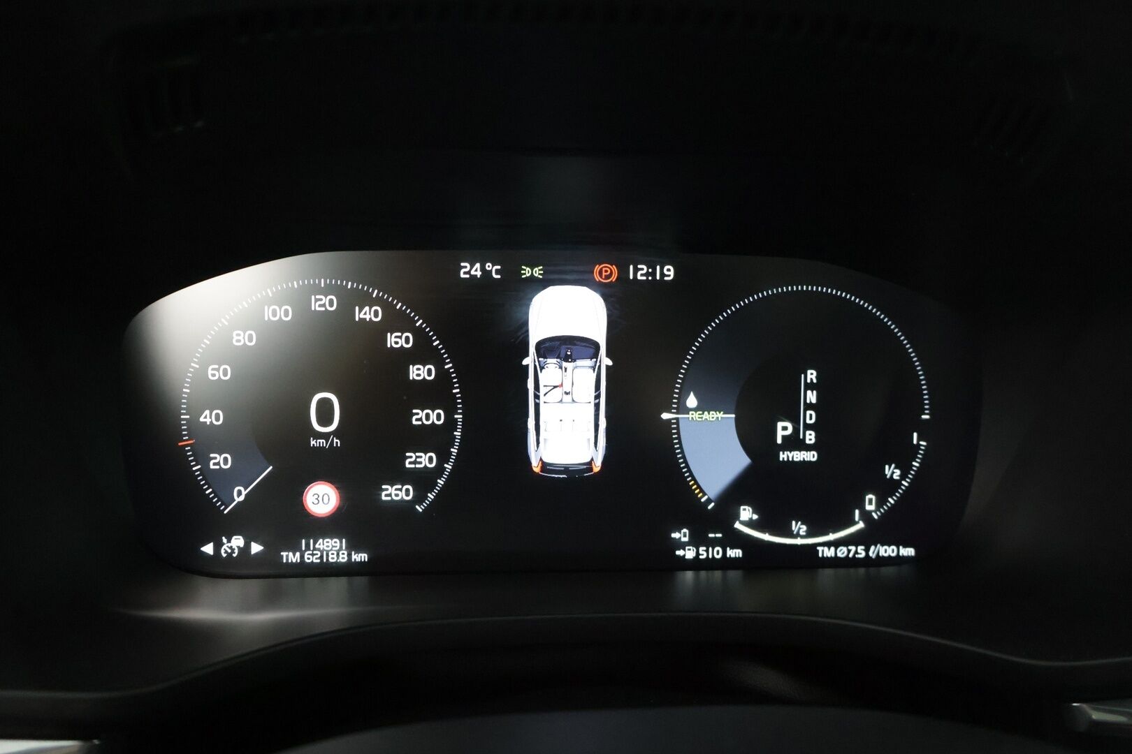 Volvo XC60 2018 T8 AWD R-Design aut * HUD / Panorama / P-Kamera / Koukku / Muistipenkki * - 3,99 % KORKOTARJOUS TÄHÄN AUTOON - Kovilla varusteilla oleva merkkihuollettu yksilö! 