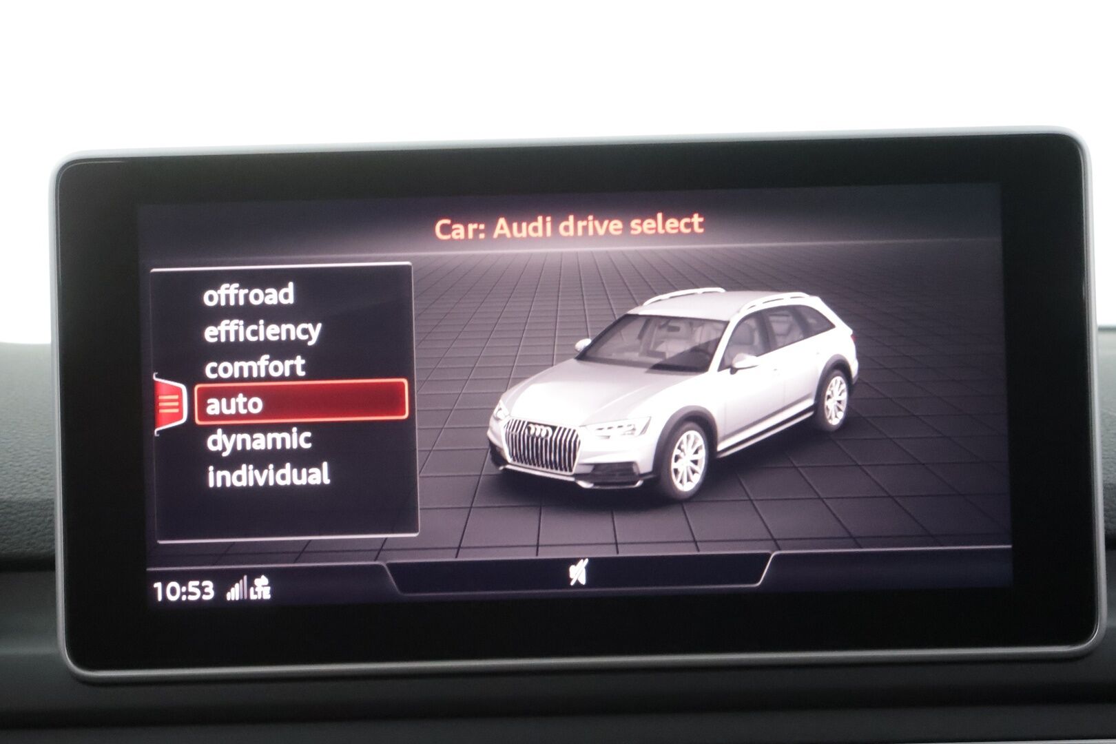 Audi A4 allroad quattro 2018 Business Comfort Edition 2,0 TFSI 185 kW quattro S tronic - | ACC | Webasto | Panorama | Koukku | Matrix-LED | P.Kamera | Navi | Keyless | Digimittari | Kaistavahti | Ratinlämmitin | Ambient | Sähköluukku | Sporttipenkit | Huippuvarusteet | 