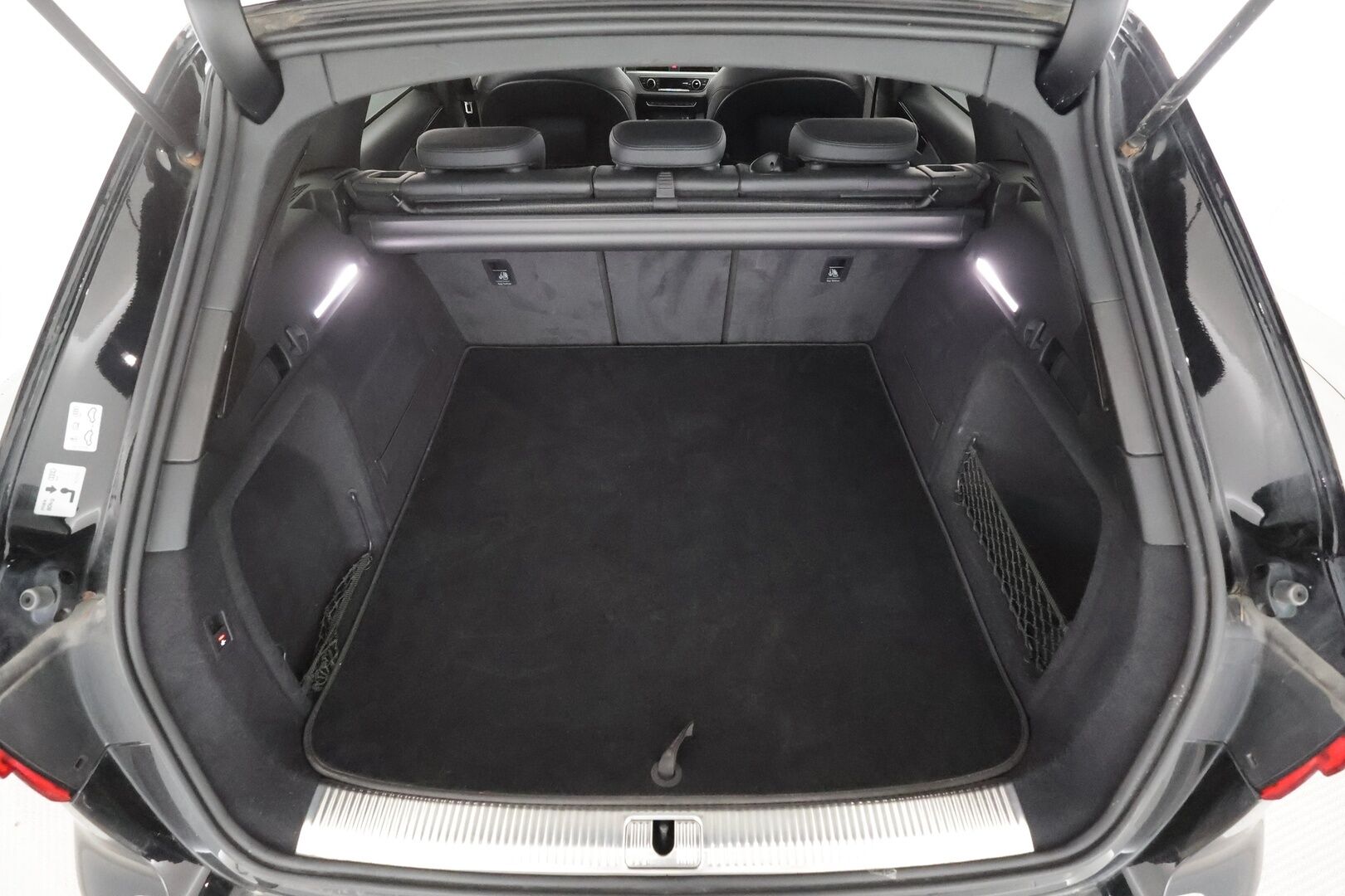 Audi A4 allroad quattro 2018 Business Comfort Edition 2,0 TFSI 185 kW quattro S tronic - | ACC | Webasto | Panorama | Koukku | Matrix-LED | P.Kamera | Navi | Keyless | Digimittari | Kaistavahti | Ratinlämmitin | Ambient | Sähköluukku | Sporttipenkit | Huippuvarusteet | 