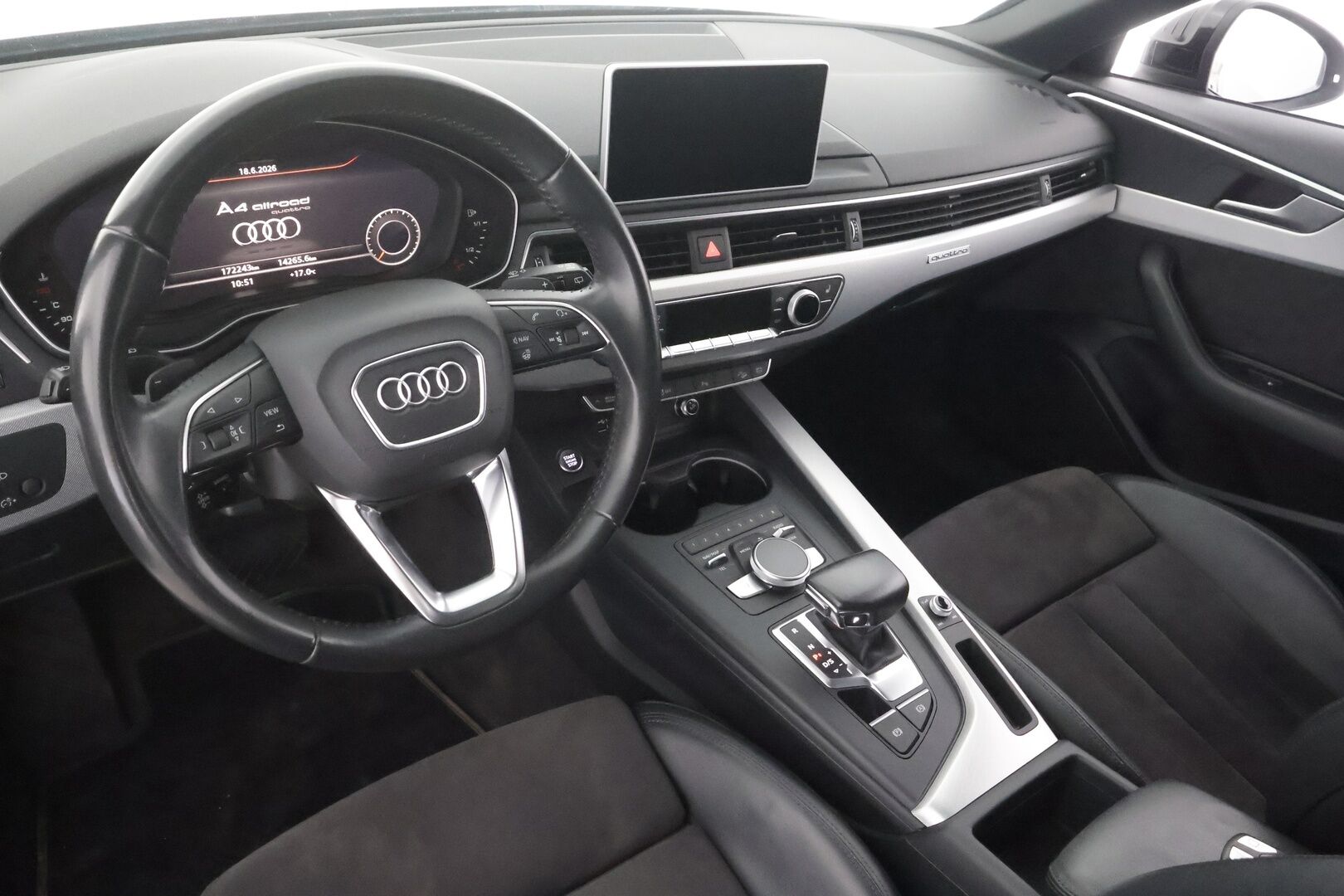 Audi A4 allroad quattro 2018 Business Comfort Edition 2,0 TFSI 185 kW quattro S tronic - | ACC | Webasto | Panorama | Koukku | Matrix-LED | P.Kamera | Navi | Keyless | Digimittari | Kaistavahti | Ratinlämmitin | Ambient | Sähköluukku | Sporttipenkit | Huippuvarusteet | 