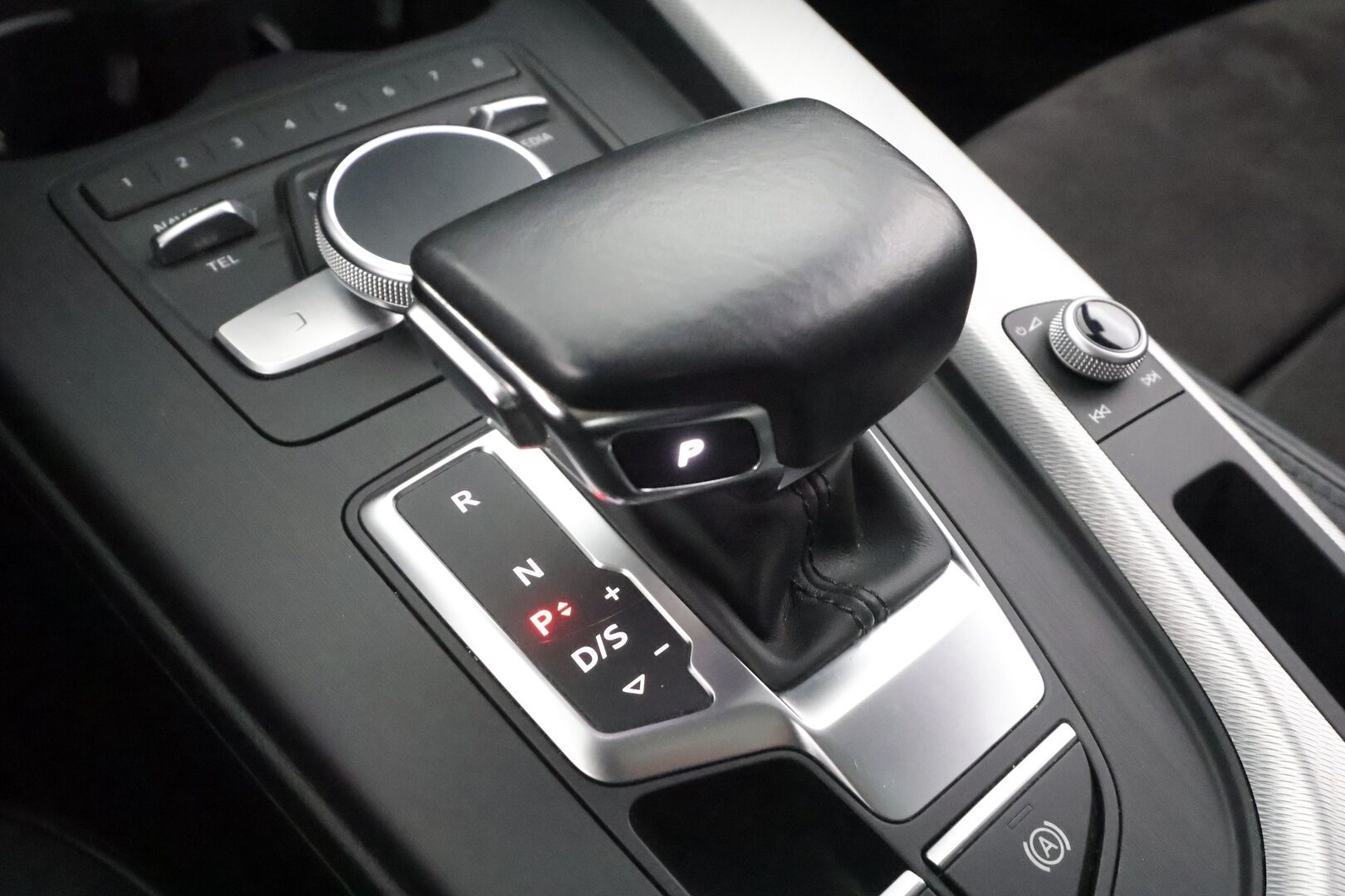 Audi A4 allroad quattro 2018 Business Comfort Edition 2,0 TFSI 185 kW quattro S tronic - | ACC | Webasto | Panorama | Koukku | Matrix-LED | P.Kamera | Navi | Keyless | Digimittari | Kaistavahti | Ratinlämmitin | Ambient | Sähköluukku | Sporttipenkit | Huippuvarusteet | 
