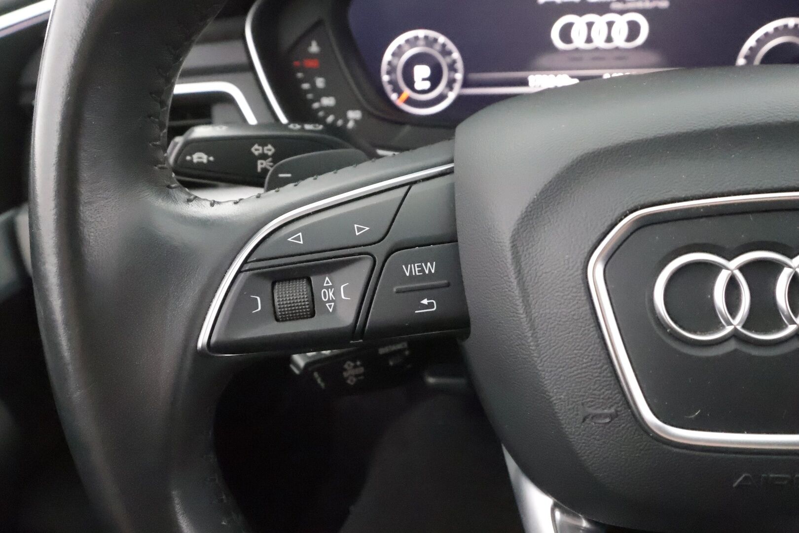 Audi A4 allroad quattro 2018 Business Comfort Edition 2,0 TFSI 185 kW quattro S tronic - | ACC | Webasto | Panorama | Koukku | Matrix-LED | P.Kamera | Navi | Keyless | Digimittari | Kaistavahti | Ratinlämmitin | Ambient | Sähköluukku | Sporttipenkit | Huippuvarusteet | 