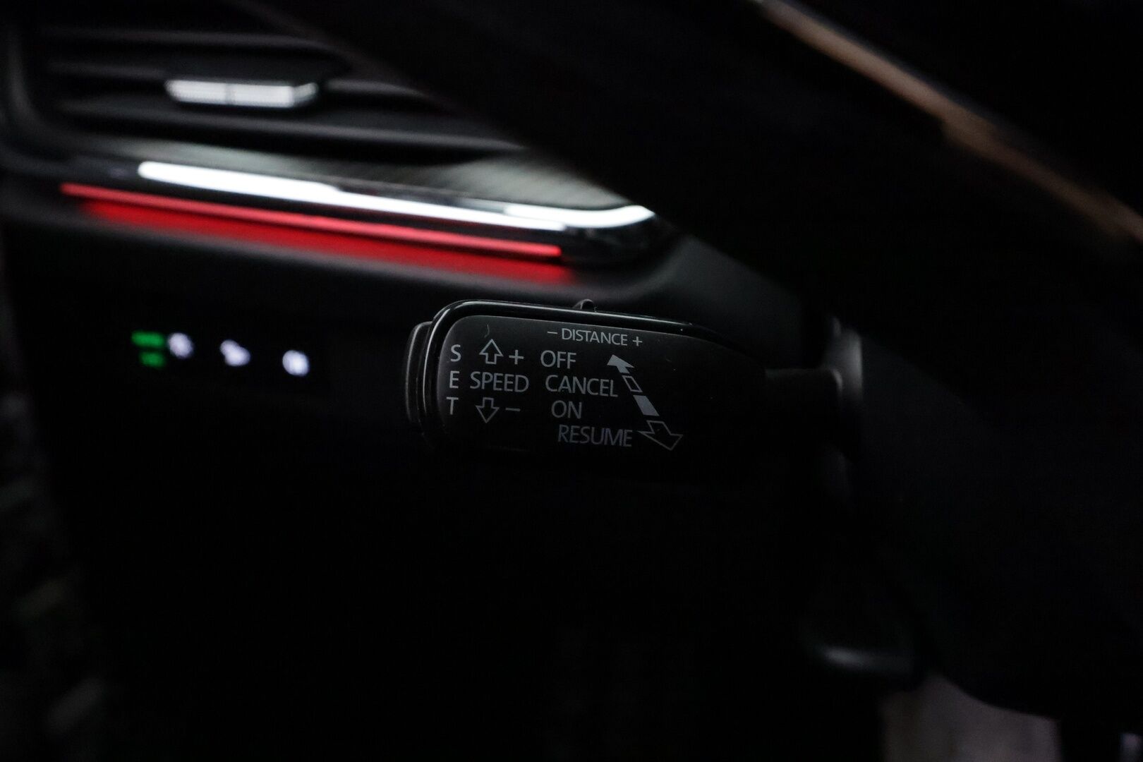 Skoda Enyaq 2021 80 SportLine iV * ILP / Koukku / ACC / Matrix-LED / 360° / Navi / Kaistavahti / Digimittaristo / Keyless * - Akku kuntotarkastettu / Kahdet renkaat