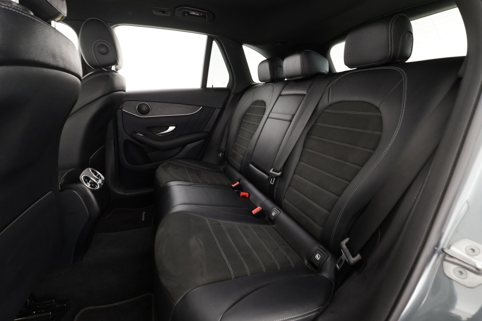 Mercedes-Benz GLC 2021 300 de 4MATIC AMG EQ Power * Distronic / LED-High Performance / P.kamera / Sportpenkit / Navi / Kaistavahti * - Akku kuntotarkastettu SoH 89% / Kahdet renkaat - Osta nyt, maksa vasta ensi vuonna