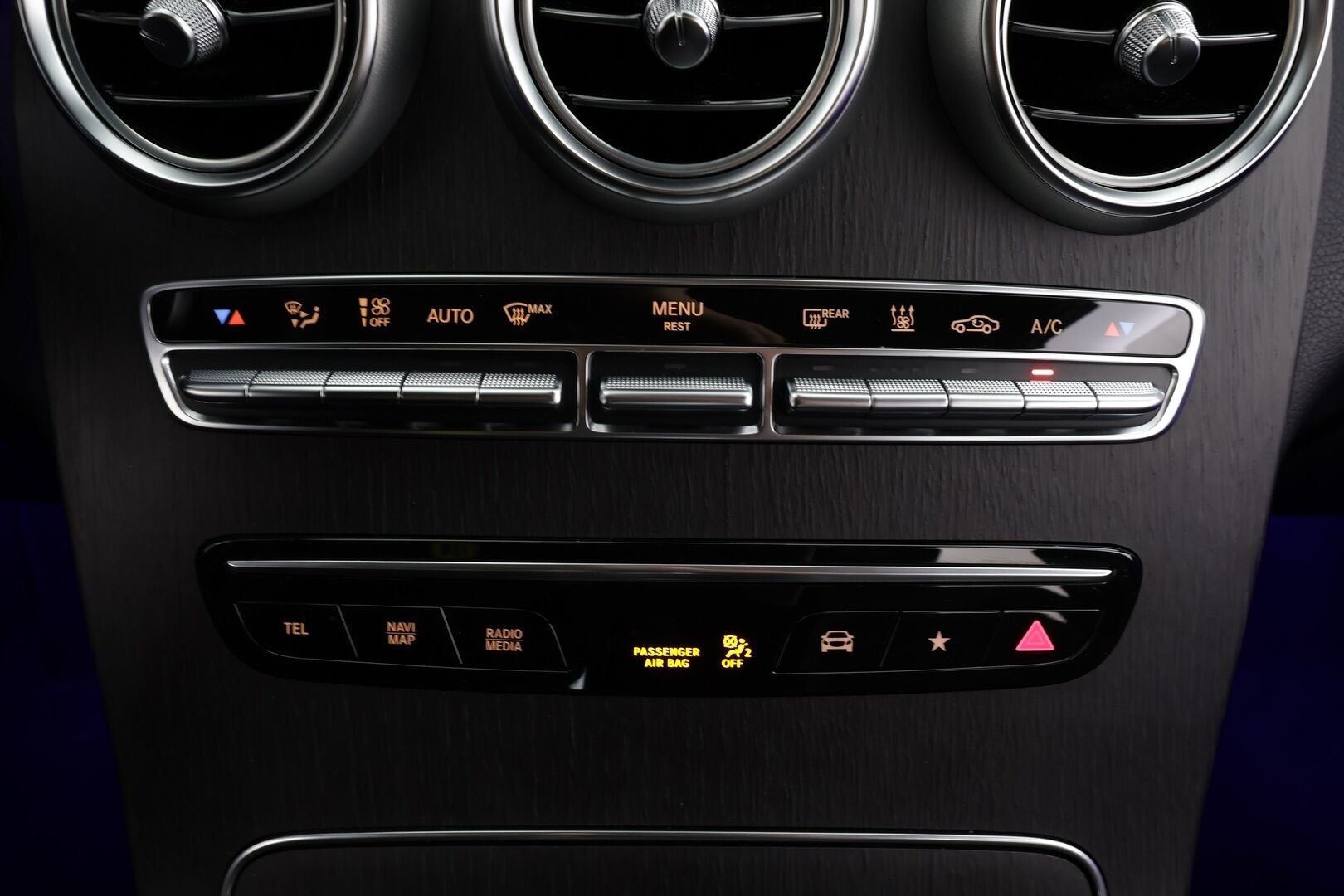 Mercedes-Benz GLC 2021 300 de 4MATIC AMG EQ Power * Distronic / LED-High Performance / P.kamera / Sportpenkit / Navi / Kaistavahti * - Akku kuntotarkastettu SoH 89% / Kahdet renkaat - Osta nyt, maksa vasta ensi vuonna