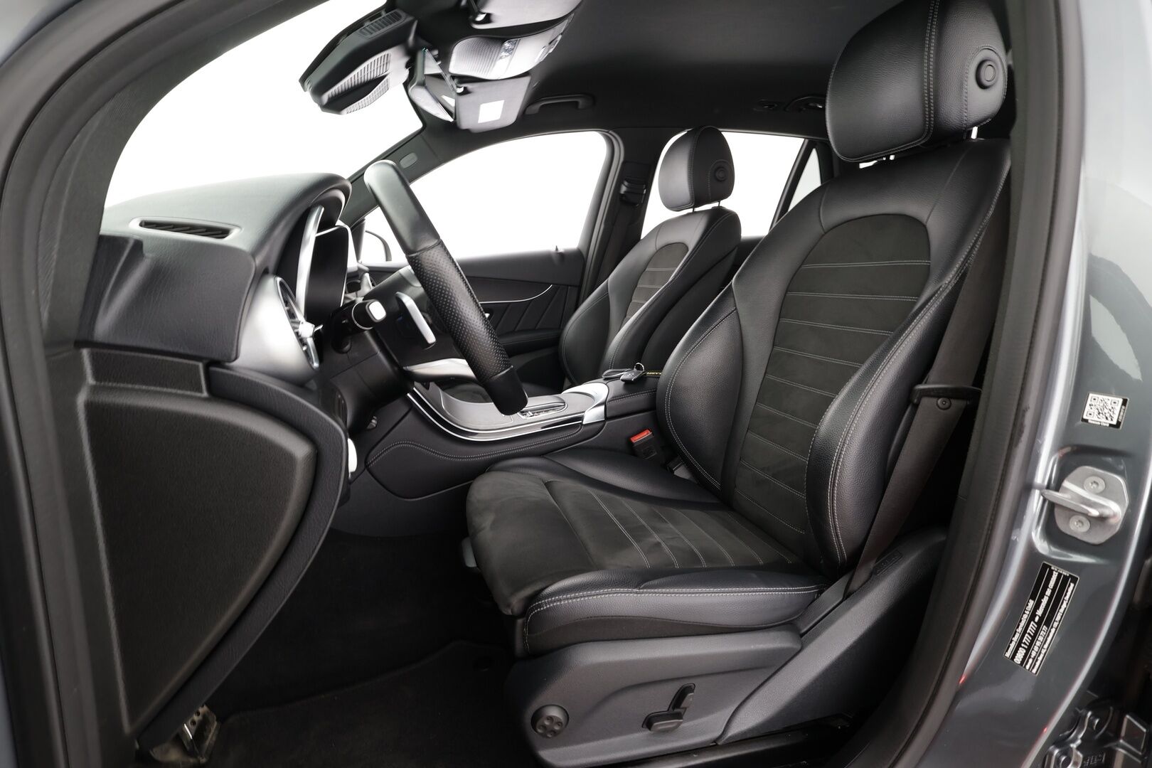 Mercedes-Benz GLC 2021 300 de 4MATIC AMG EQ Power * Distronic / LED-High Performance / P.kamera / Sportpenkit / Navi / Kaistavahti * - Akku kuntotarkastettu SoH 89% / Kahdet renkaat - Osta nyt, maksa vasta ensi vuonna