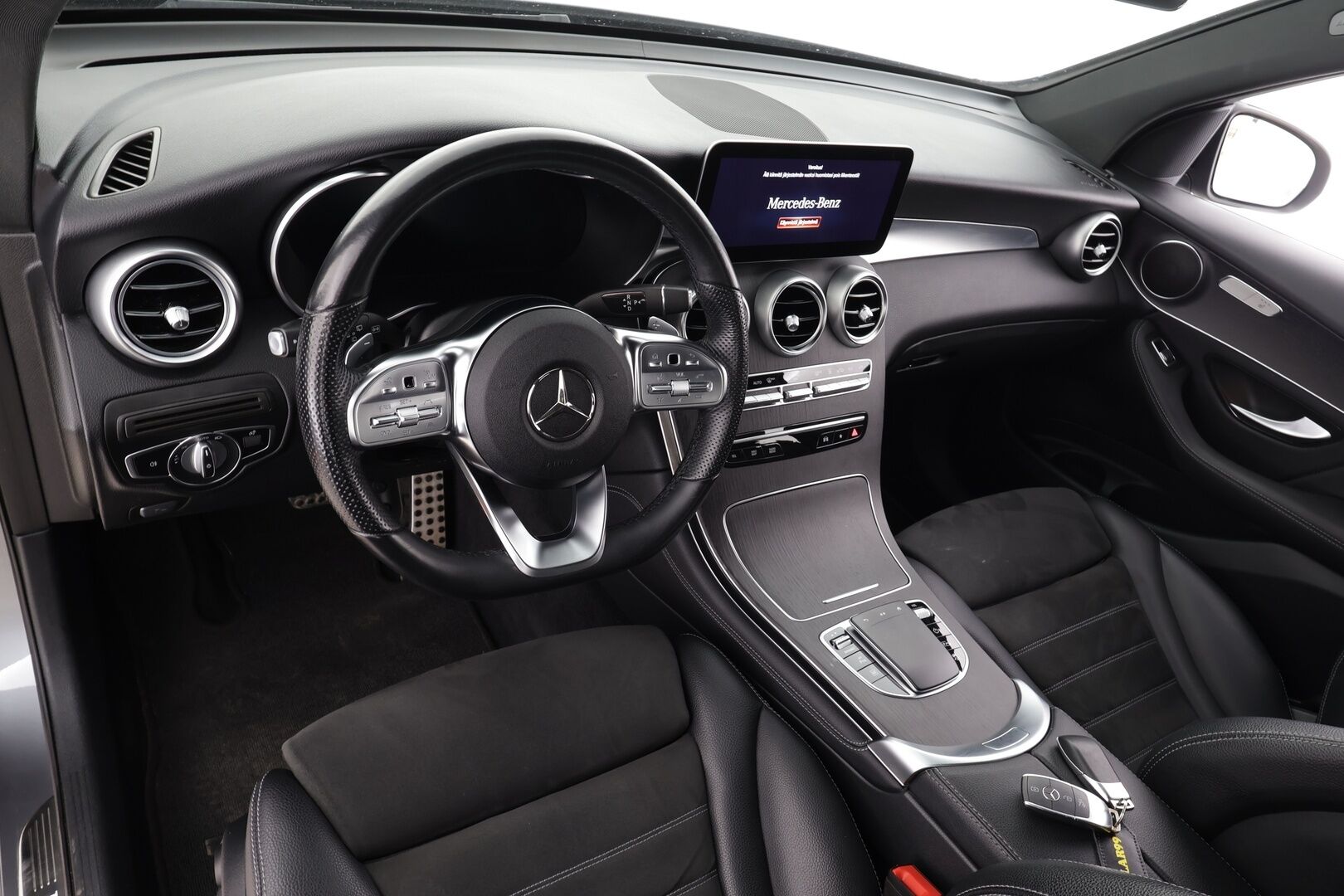 Mercedes-Benz GLC 2021 300 de 4MATIC AMG EQ Power * Distronic / LED-High Performance / P.kamera / Sportpenkit / Navi / Kaistavahti * - Akku kuntotarkastettu SoH 89% / Kahdet renkaat - Osta nyt, maksa vasta ensi vuonna