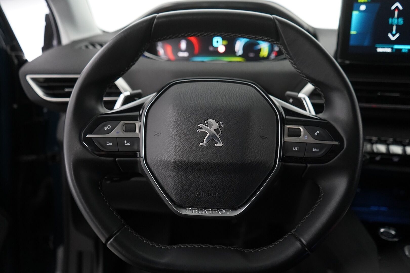 PEUGEOT 3008 2021 Hybrid4 300hv AWD EAT8-aut. - 3,99 % KORKOTARJOUS TÄHÄN AUTOON - 31.5. ASTI! - Katso hinta! / Facelift / Sporttipenkit / Koukku / Peruutuskamera / KeylessGo / Navi