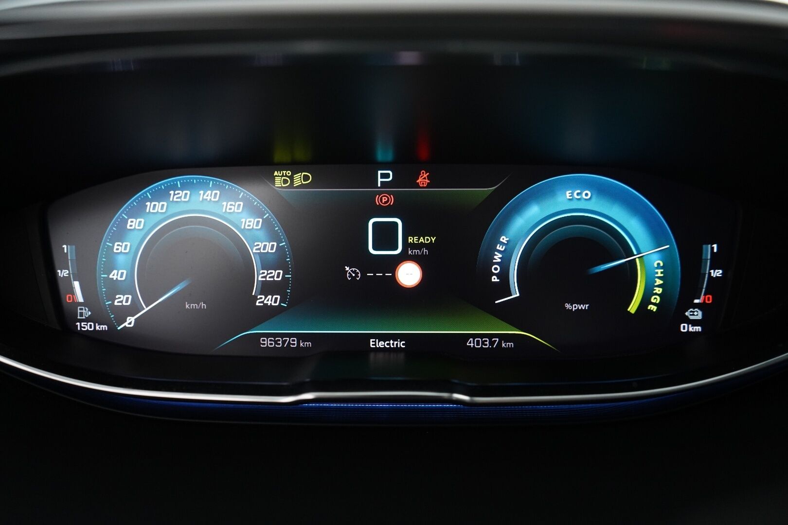 PEUGEOT 3008 2021 Hybrid4 300hv AWD EAT8-aut. - 3,99 % KORKOTARJOUS TÄHÄN AUTOON - 31.5. ASTI! - Katso hinta! / Facelift / Sporttipenkit / Koukku / Peruutuskamera / KeylessGo / Navi