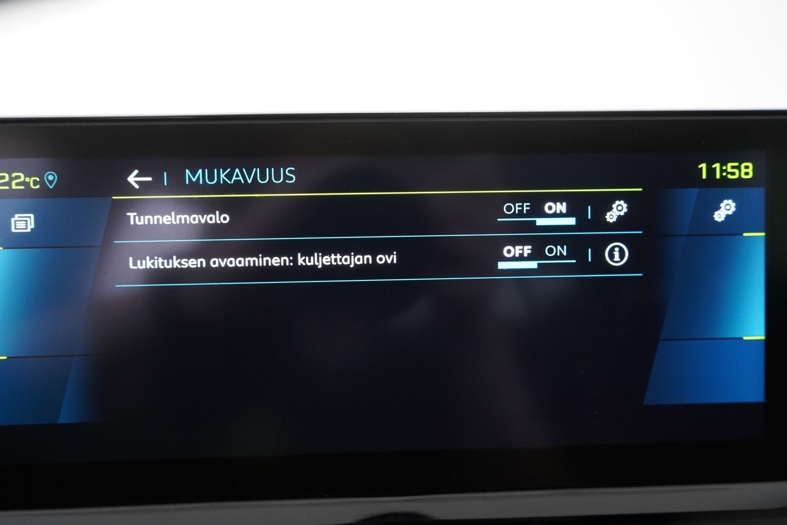 PEUGEOT 3008 2021 Hybrid4 300hv AWD EAT8-aut. - 3,99 % KORKOTARJOUS TÄHÄN AUTOON - 31.5. ASTI! - Katso hinta! / Facelift / Sporttipenkit / Koukku / Peruutuskamera / KeylessGo / Navi