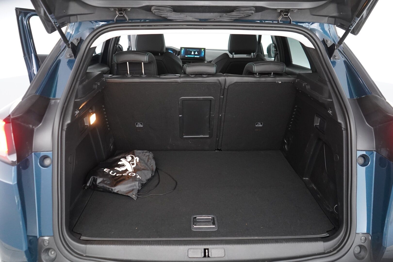 PEUGEOT 3008 2021 Hybrid4 300hv AWD EAT8-aut. - 3,99 % KORKOTARJOUS TÄHÄN AUTOON - 31.5. ASTI! - Katso hinta! / Facelift / Sporttipenkit / Koukku / Peruutuskamera / KeylessGo / Navi