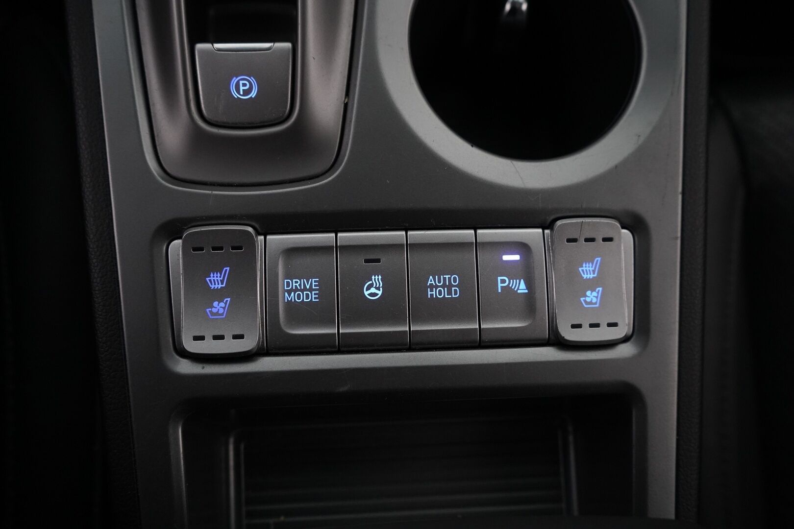 HYUNDAI KONA 2019 electric 64 kWh 204 hv Style - SUOMEN EDULLISIN 64kWh! / Adapt.Vakkari / Ilmastoidut nahat / KRELL / Lämpöpumppu / P-Kamera / HUD / Sähköpenkit