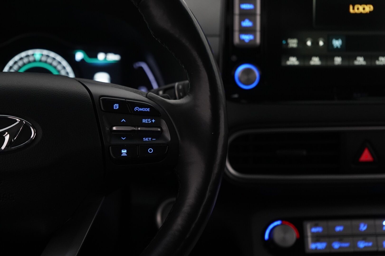 HYUNDAI KONA 2019 electric 64 kWh 204 hv Style - SUOMEN EDULLISIN 64kWh! / Adapt.Vakkari / Ilmastoidut nahat / KRELL / Lämpöpumppu / P-Kamera / HUD / Sähköpenkit