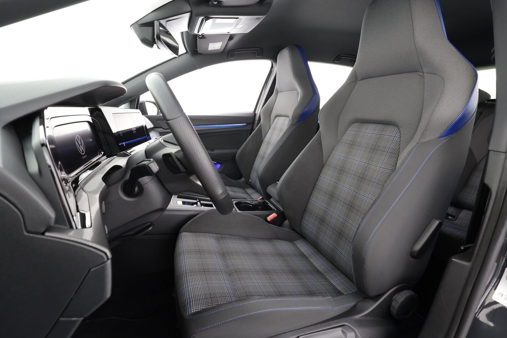 Volkswagen Golf 2021 GTE 180 kW (PHEV) DSG * ACC / LED / P.Kamera / Digimittaristo / Navi / Kaistavahti / Keyless * - Akku kuntotarkastettu / 2x Latauskaapelit / Kahdet renkaat