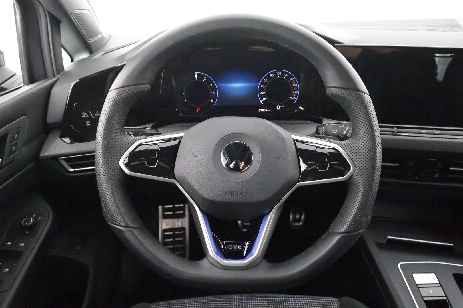 Volkswagen Golf 2021 GTE 180 kW (PHEV) DSG * ACC / LED / P.Kamera / Digimittaristo / Navi / Kaistavahti / Keyless * - 2x Latauskaapelit / Kahdet renkaat - HULLU BLACKWEEK KORKOTARJOUS 2,49%