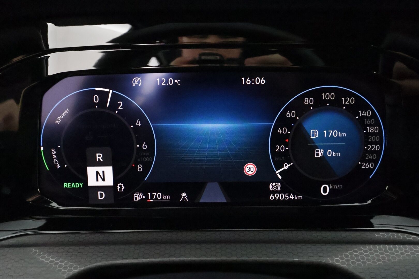 Volkswagen Golf 2021 GTE 180 kW (PHEV) DSG * ACC / LED / P.Kamera / Digimittaristo / Navi / Kaistavahti / Keyless * - Akku kuntotarkastettu / 2x Latauskaapelit / Kahdet renkaat