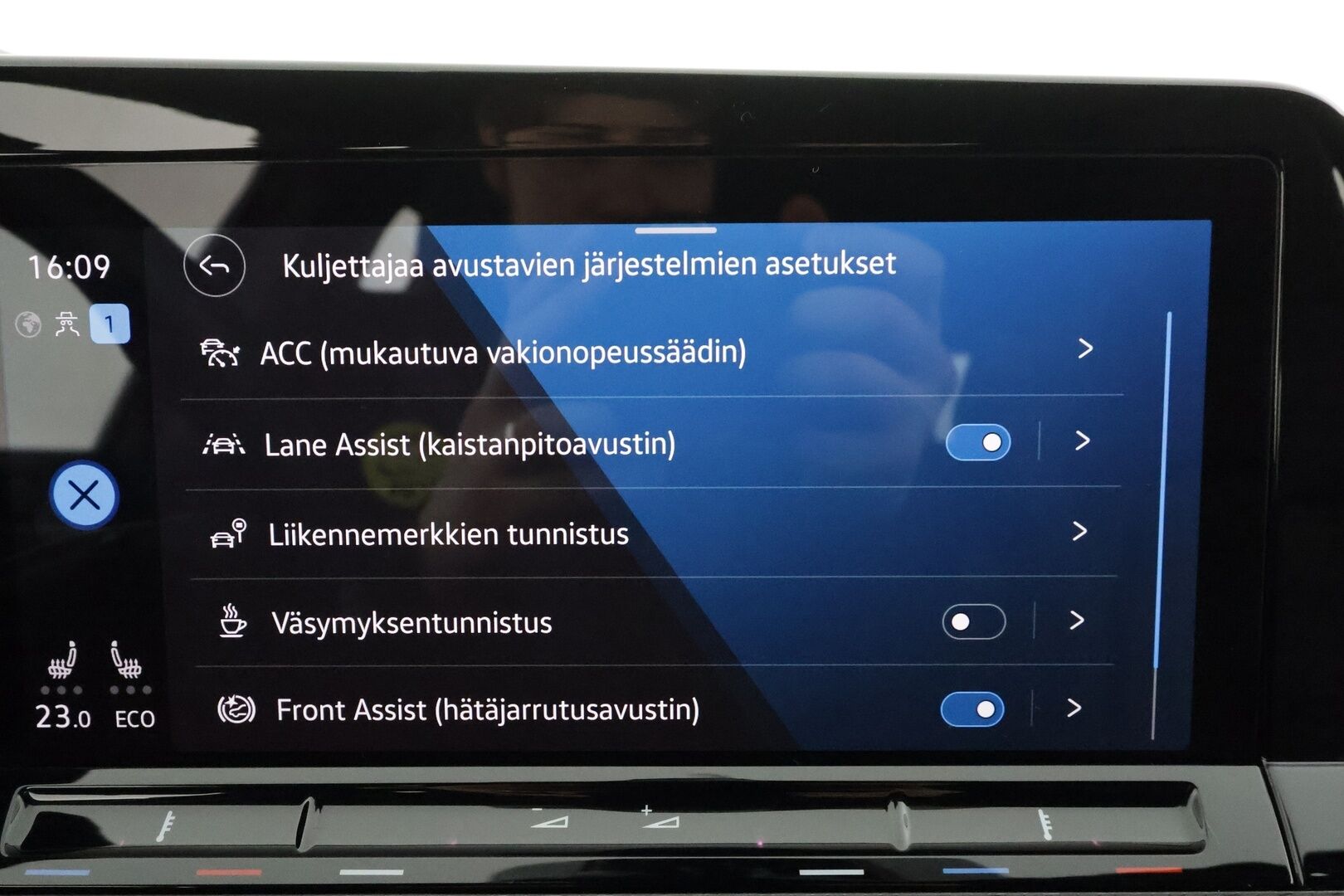 Volkswagen Golf 2021 GTE 180 kW (PHEV) DSG * ACC / LED / P.Kamera / Digimittaristo / Navi / Kaistavahti / Keyless * - Akku kuntotarkastettu / 2x Latauskaapelit / Kahdet renkaat