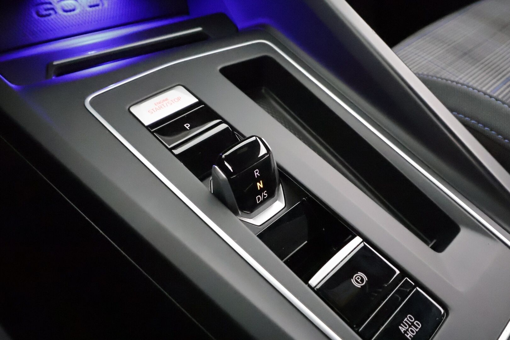 Volkswagen Golf 2021 GTE 180 kW (PHEV) DSG * ACC / LED / P.Kamera / Digimittaristo / Navi / Kaistavahti / Keyless * - Akku kuntotarkastettu / 2x Latauskaapelit / Kahdet renkaat