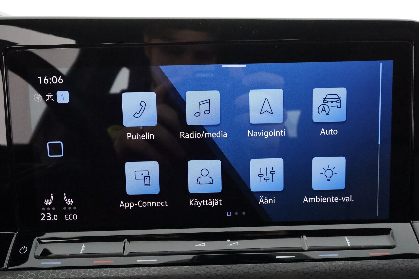 Volkswagen Golf 2021 GTE 180 kW (PHEV) DSG * ACC / LED / P.Kamera / Digimittaristo / Navi / Kaistavahti / Keyless * - Akku kuntotarkastettu / 2x Latauskaapelit / Kahdet renkaat