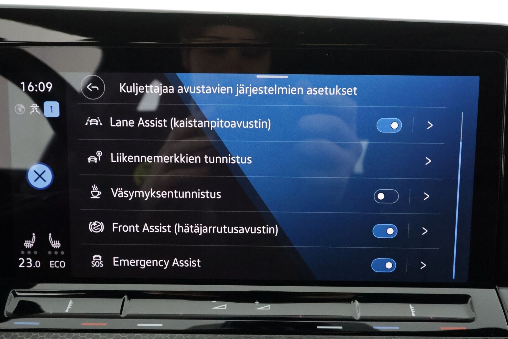 Volkswagen Golf 2021 GTE 180 kW (PHEV) DSG * ACC / LED / P.Kamera / Digimittaristo / Navi / Kaistavahti / Keyless * - 2x Latauskaapelit / Kahdet renkaat - HULLU BLACKWEEK KORKOTARJOUS 2,49%