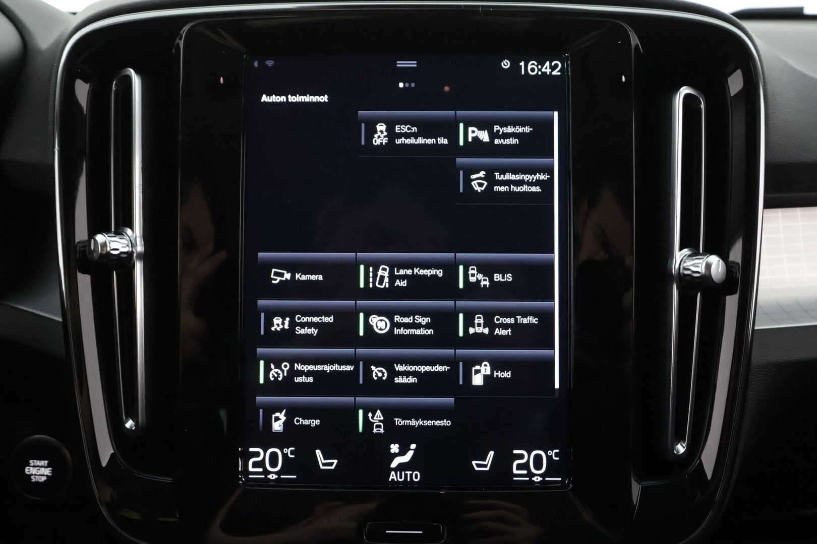 Volvo XC40 2021 T4 TwE Inscription Expression aut R-Design - Lisälämmitin | ACC | 360-Kamera | Adapt.LED | BLIS | Navi | Sporttipenkit | Apple&Android!