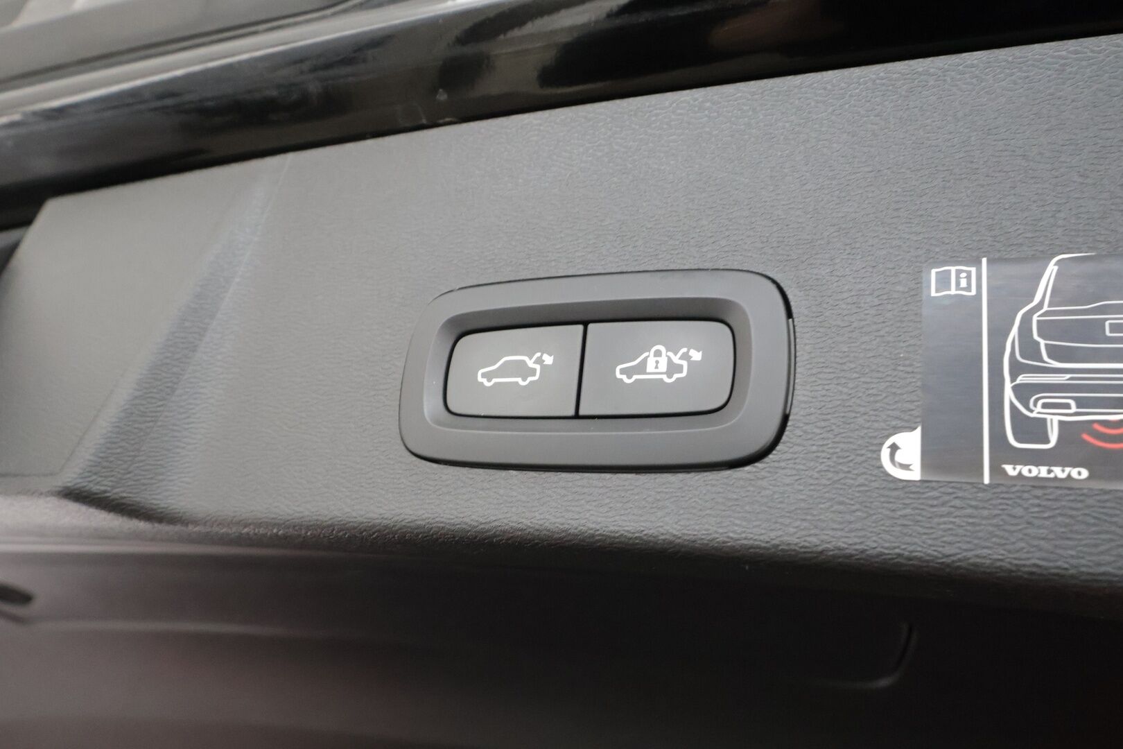 Volvo XC40 2021 T4 TwE Inscription Expression aut R-Design - Lisälämmitin | ACC | 360-Kamera | Adapt.LED | BLIS | Navi | Sporttipenkit | Apple&Android!