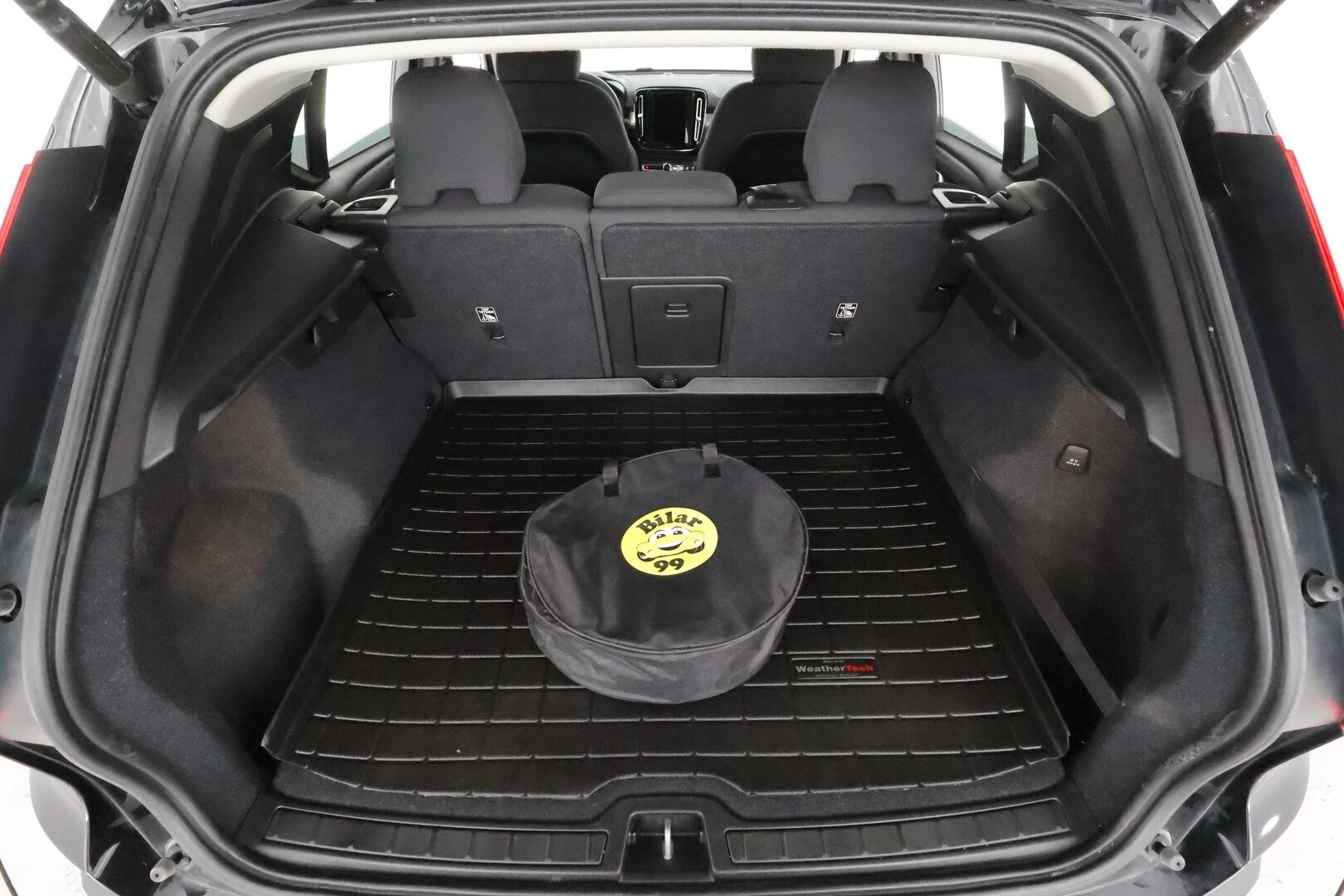 Volvo XC40 2021 T4 TwE Inscription Expression aut R-Design - Lisälämmitin | ACC | 360-Kamera | Adapt.LED | BLIS | Navi | Sporttipenkit | Apple&Android!