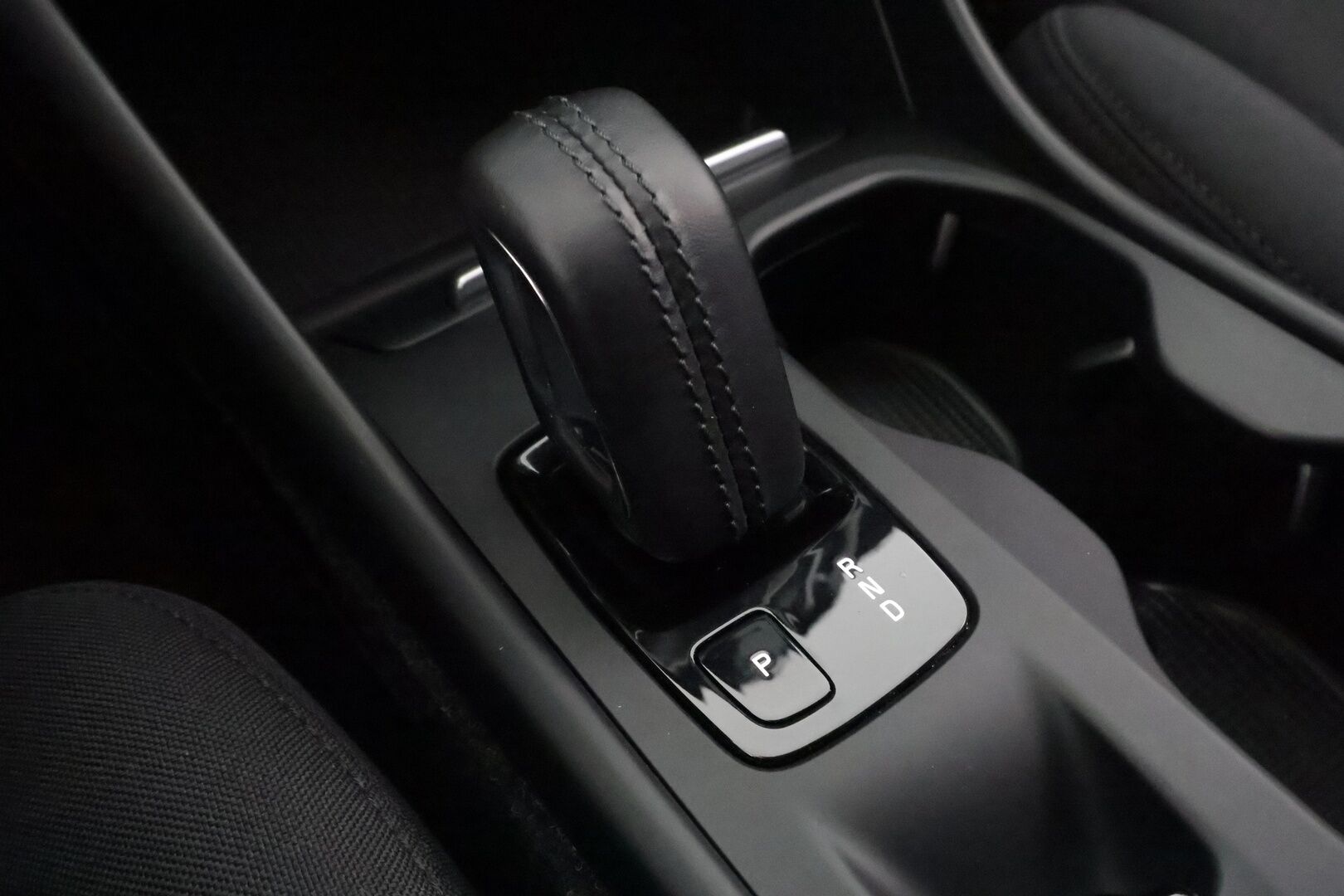 Volvo XC40 2021 T4 TwE Inscription Expression aut R-Design - Lisälämmitin | ACC | 360-Kamera | Adapt.LED | BLIS | Navi | Sporttipenkit | Apple&Android!