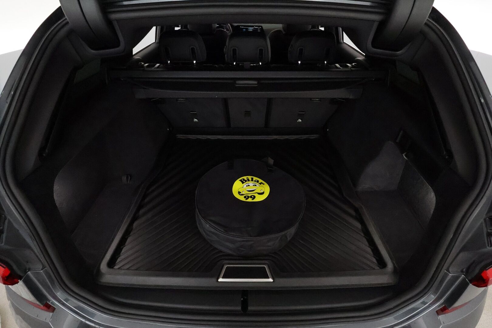 BMW 330 2022 G21 Touring 330e xDrive A Charged Edition M-Sport *ACC / P.tutkat / LED / Navi / Sporttipenkit* - Kahdet renkaat aluvanteilla - Osta nyt, maksa vasta ensi vuonna