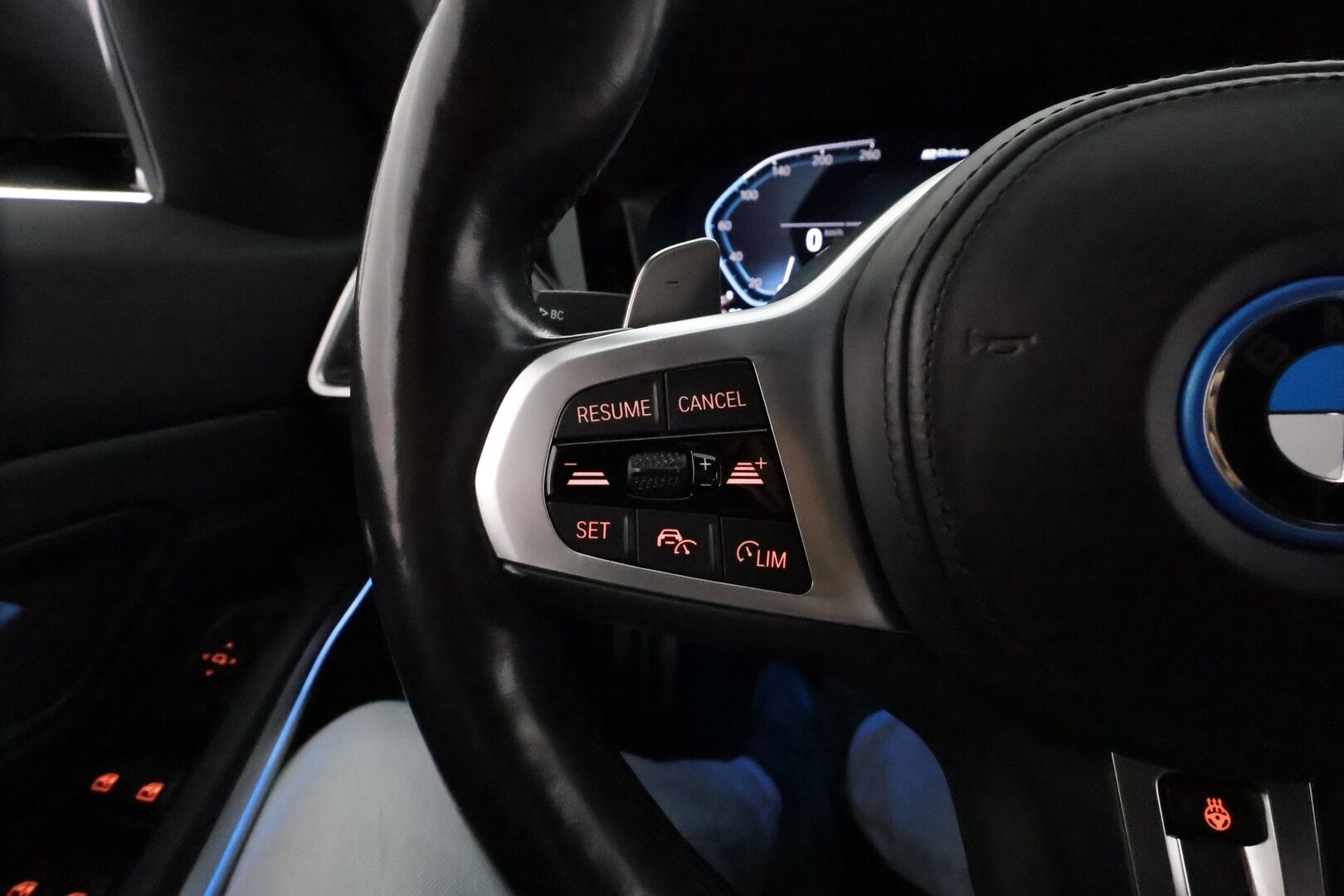 BMW 330 2022 G21 Touring 330e xDrive A Charged Edition M-Sport *ACC / P.tutkat / LED / Navi / Sporttipenkit* - Kahdet renkaat aluvanteilla - Osta nyt, maksa vasta ensi vuonna