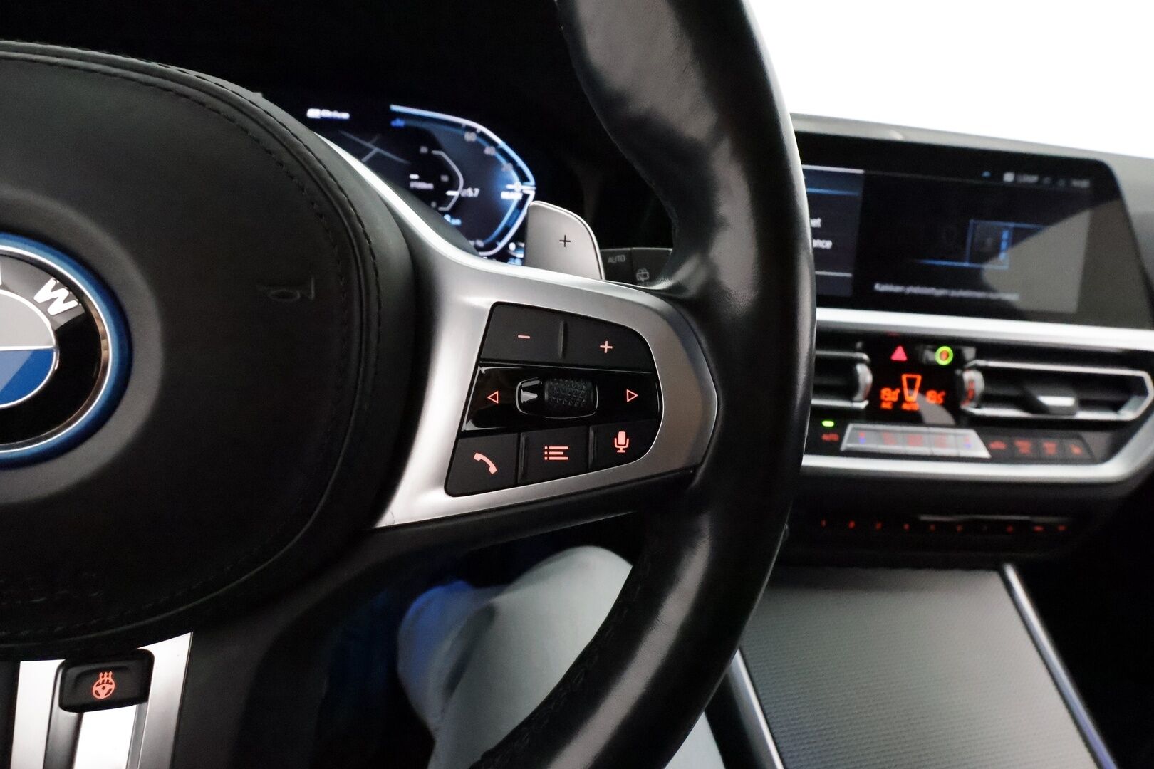 BMW 330 2022 G21 Touring 330e xDrive A Charged Edition M-Sport *ACC / P.tutkat / LED / Navi / Sporttipenkit* - Kahdet renkaat aluvanteilla - Osta nyt, maksa vasta ensi vuonna