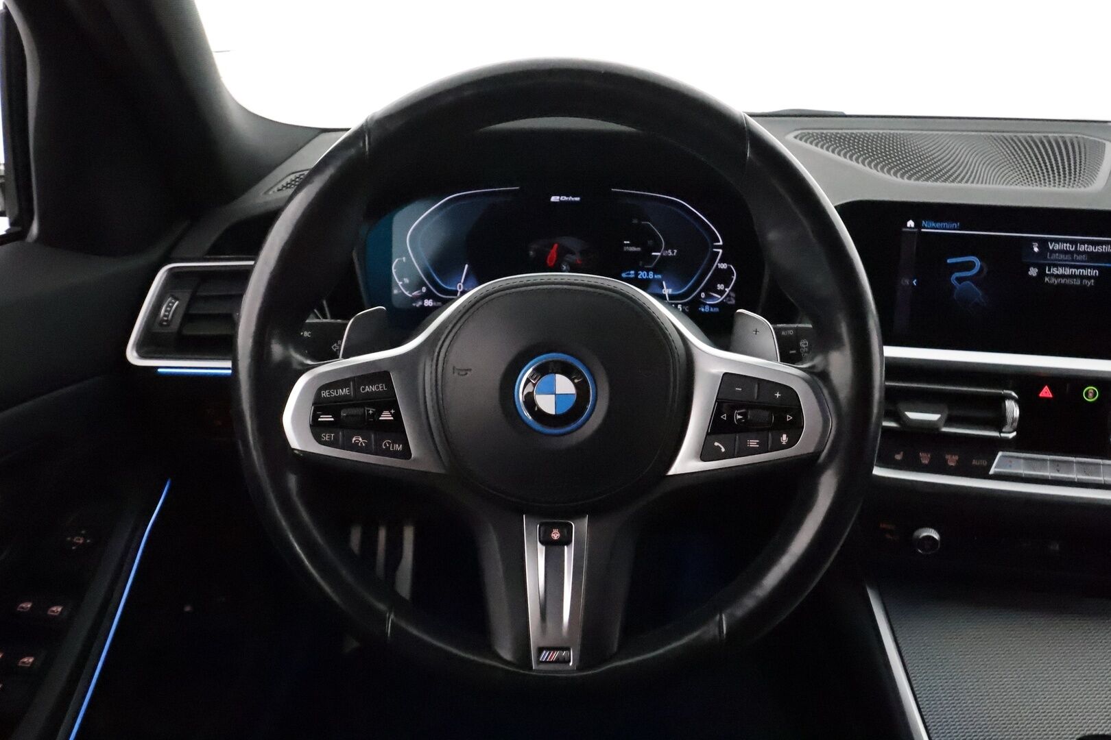 BMW 330 2022 G21 Touring 330e xDrive A Charged Edition M-Sport *ACC / P.tutkat / LED / Navi / Sporttipenkit* - Kahdet renkaat aluvanteilla - Osta nyt, maksa vasta ensi vuonna