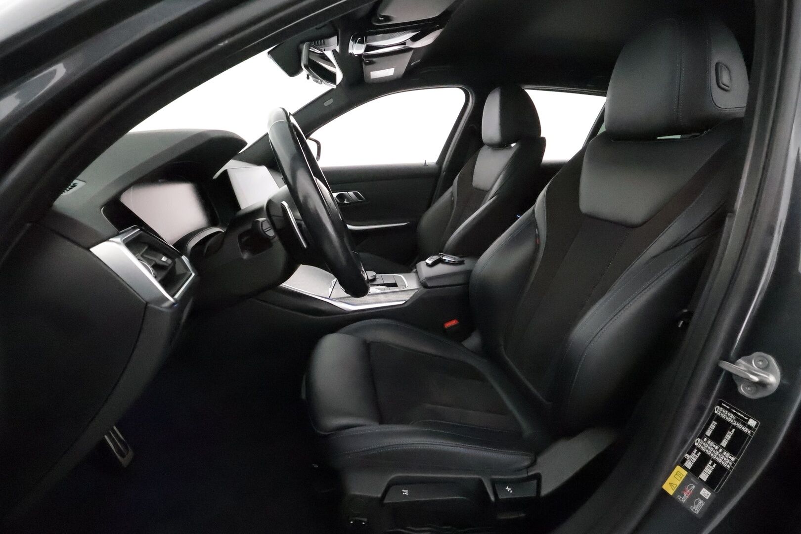 BMW 330 2022 G21 Touring 330e xDrive A Charged Edition M-Sport *ACC / P.tutkat / LED / Navi / Sporttipenkit* - Kahdet renkaat aluvanteilla - Osta nyt, maksa vasta ensi vuonna