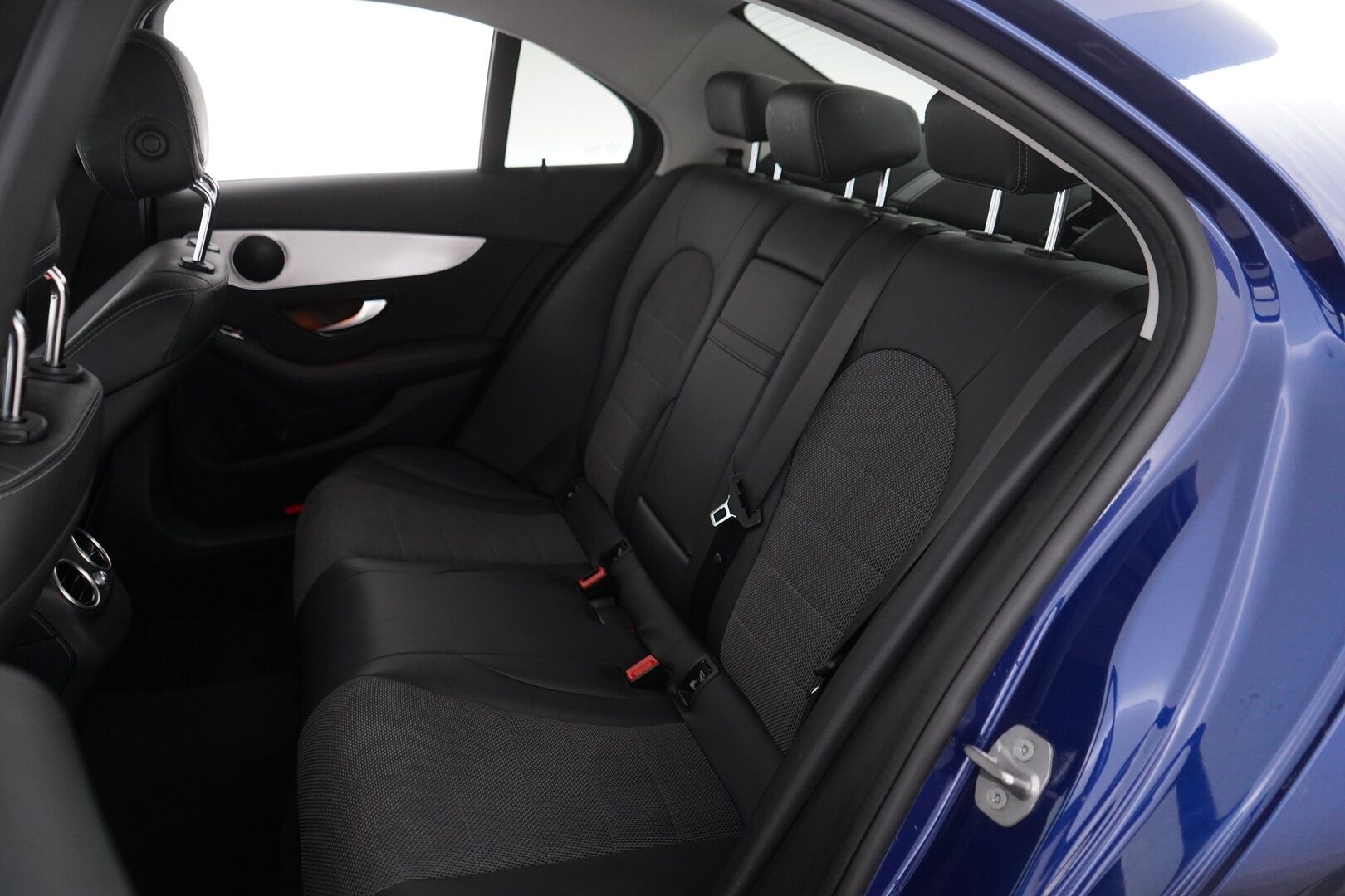 MERCEDES-BENZ C 2021 300 e 4MATIC A Business Edition EQ Power / Adapt.Vakkari / Koukku / Peruutuskamera / Laaja Navi / Puolinahat / Sporttipenkit *
