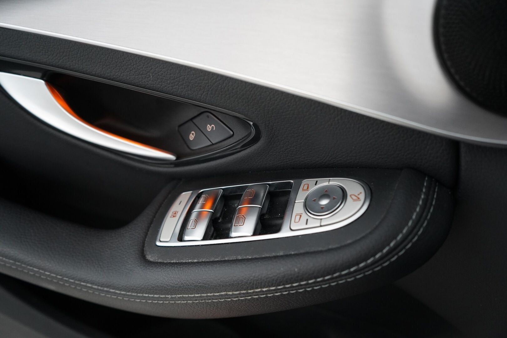 MERCEDES-BENZ C 2021 300 e 4MATIC A Business Edition EQ Power / Adapt.Vakkari / Koukku / Peruutuskamera / Laaja Navi / Puolinahat / Sporttipenkit *