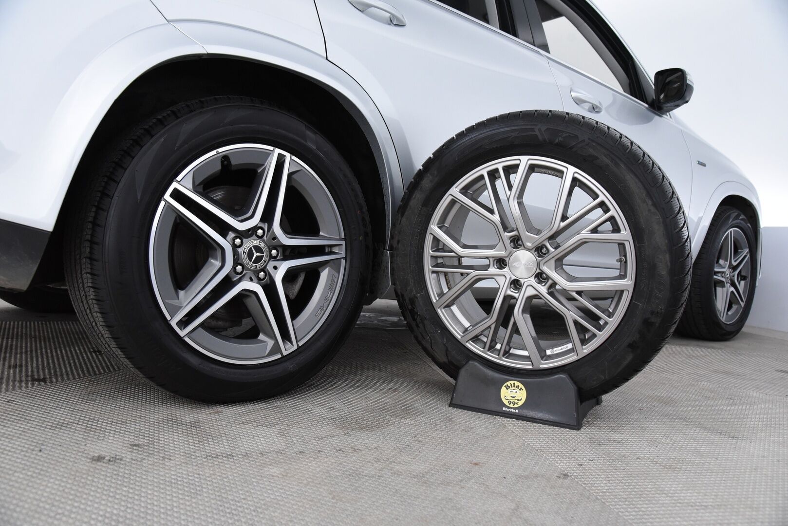 Mercedes-Benz GLE 2021 350 de 4MATIC EQ Power AMG ** Adapt.Vak / HUD / Burmester / Ilmastoidut & Hierovat / 360-Kamera / Ilma-alusta ** - Huippuvarusteltu Yksilö!