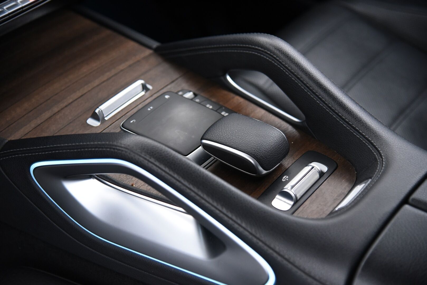 Mercedes-Benz GLE 2021 350 de 4MATIC EQ Power AMG ** Adapt.Vak / HUD / Burmester / Ilmastoidut & Hierovat / 360-Kamera / Ilma-alusta ** - Huippuvarusteltu Yksilö!