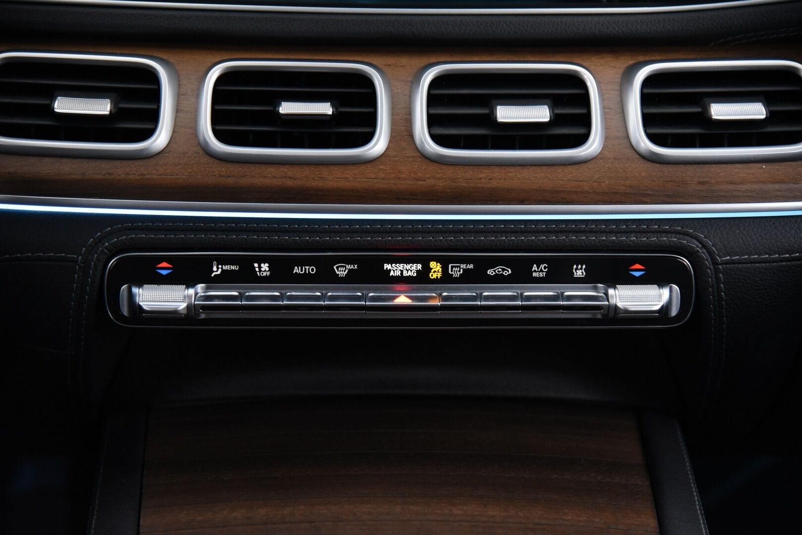 Mercedes-Benz GLE 2021 350 de 4MATIC EQ Power AMG ** Adapt.Vak / HUD / Burmester / Ilmastoidut & Hierovat / 360-Kamera / Ilma-alusta ** - Huippuvarusteltu Yksilö!